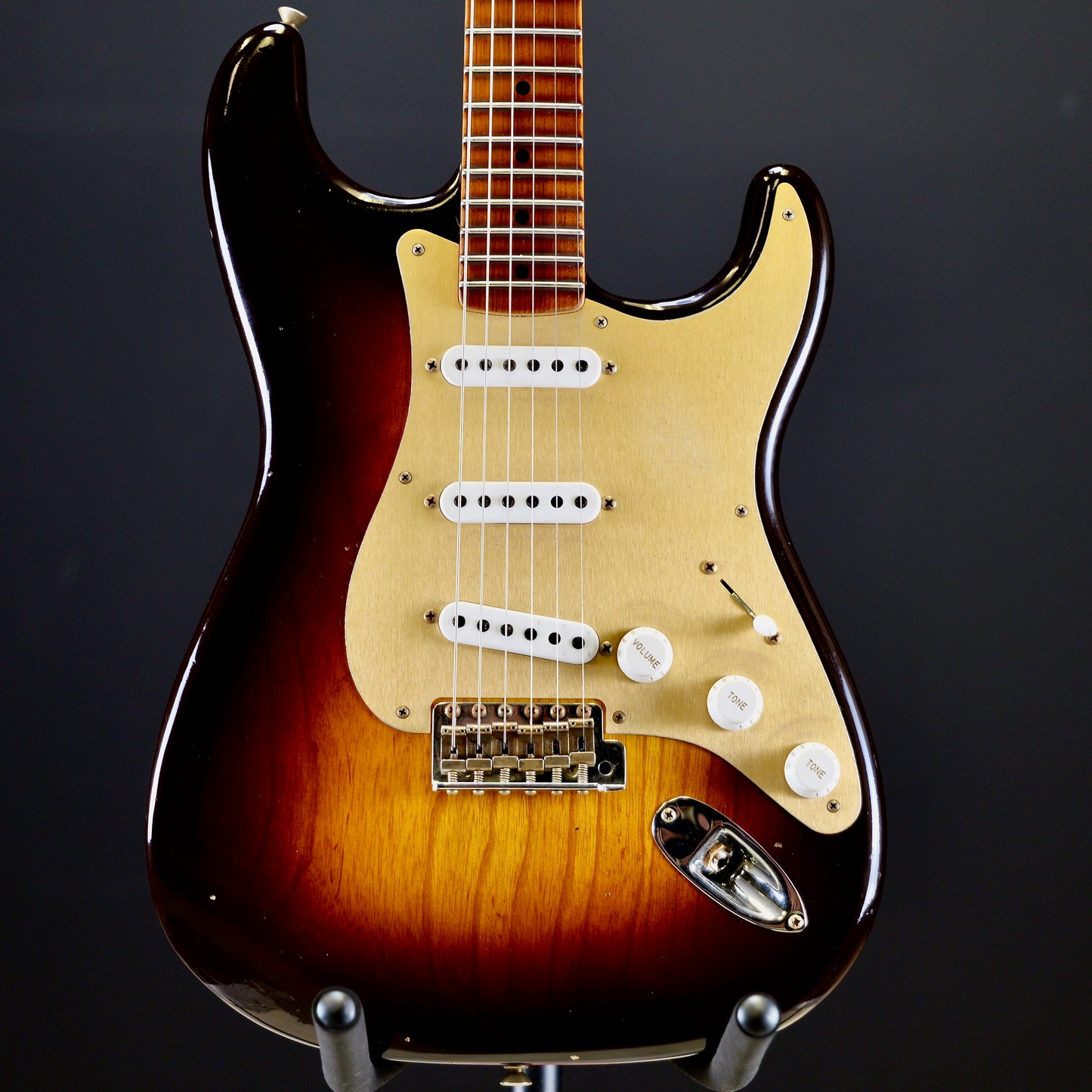 Fender Custom Shop Limited Edition 1954 Roasted Stratocaster Journeyman Relic 1-Piece Roasted Quarterswan Maple Neck Fingerboard Wide-Fade Chocolate 2-Color Sunburst