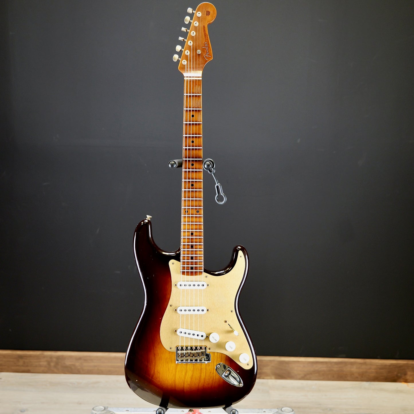 Fender Custom Shop Limited Edition 1954 Roasted Stratocaster Journeyman Relic 1-Piece Roasted Quarterswan Maple Neck Fingerboard Wide-Fade Chocolate 2-Color Sunburst