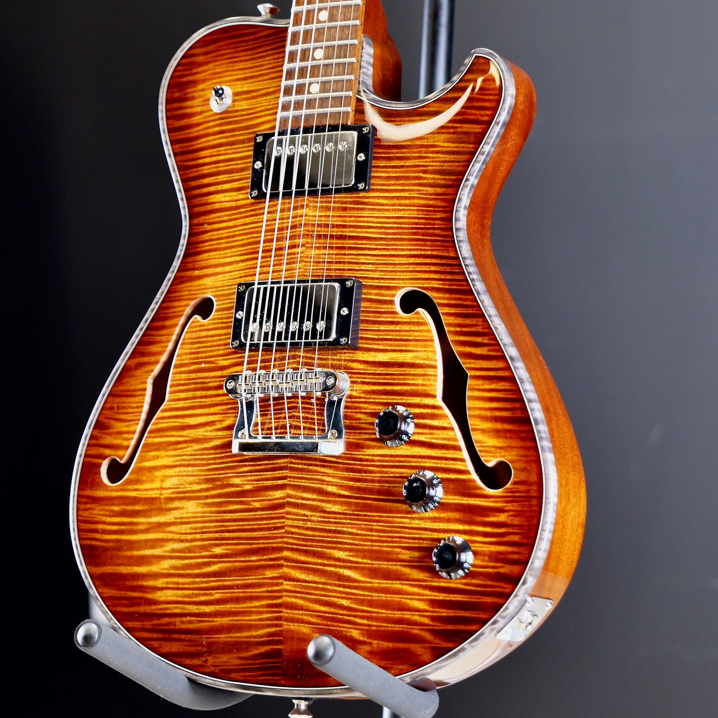 Knaggs Chena Aged Scotch/Onyx Binding T1 Top