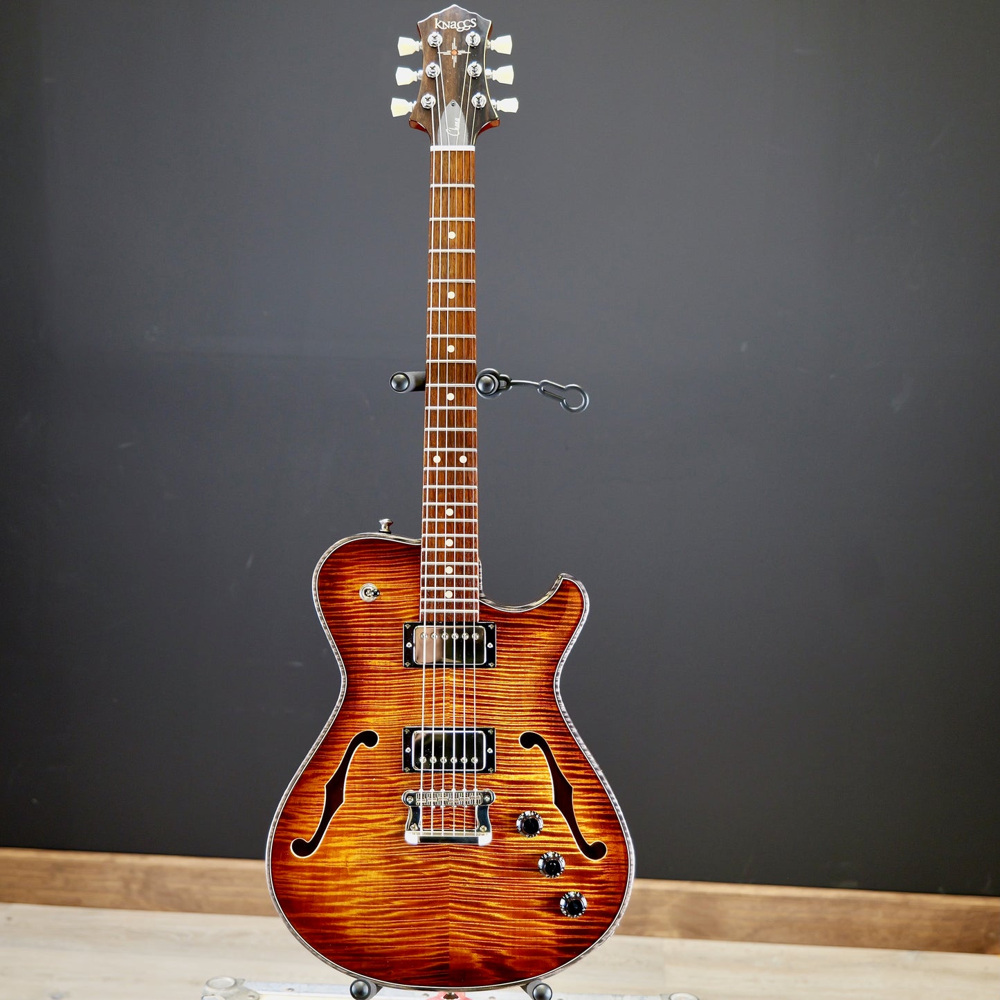 Knaggs Chena Aged Scotch/Onyx Binding T1 Top