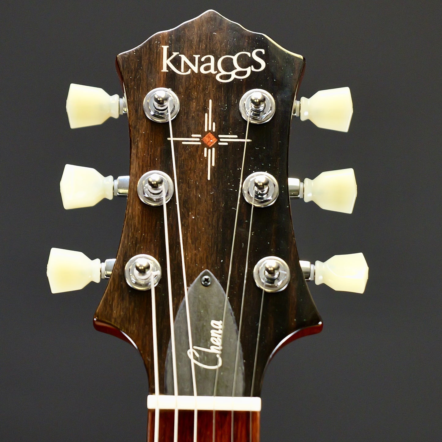 Knaggs Chena Aged Scotch/Onyx Binding T1 Top