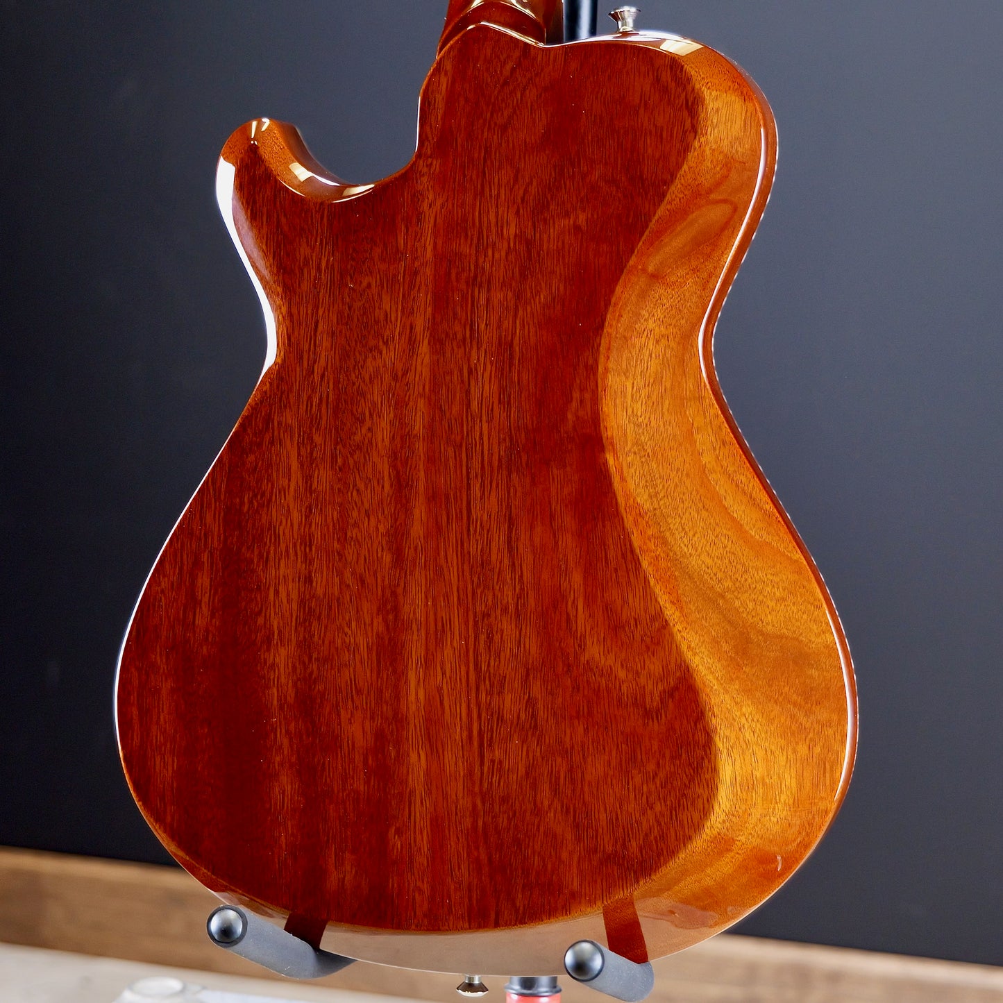 Knaggs Chena Aged Scotch/Onyx Binding T1 Top