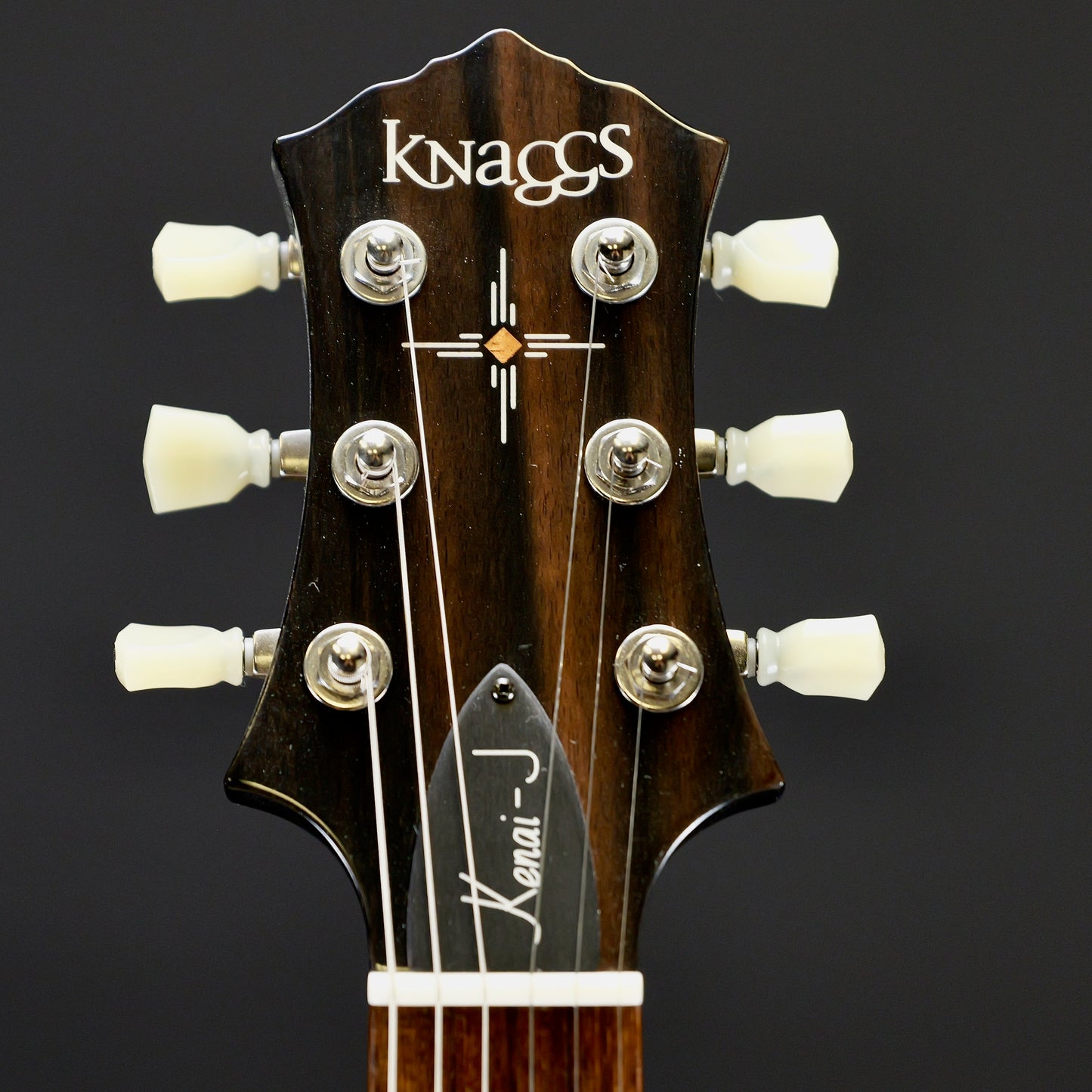 Knaggs Kenai "J" Black