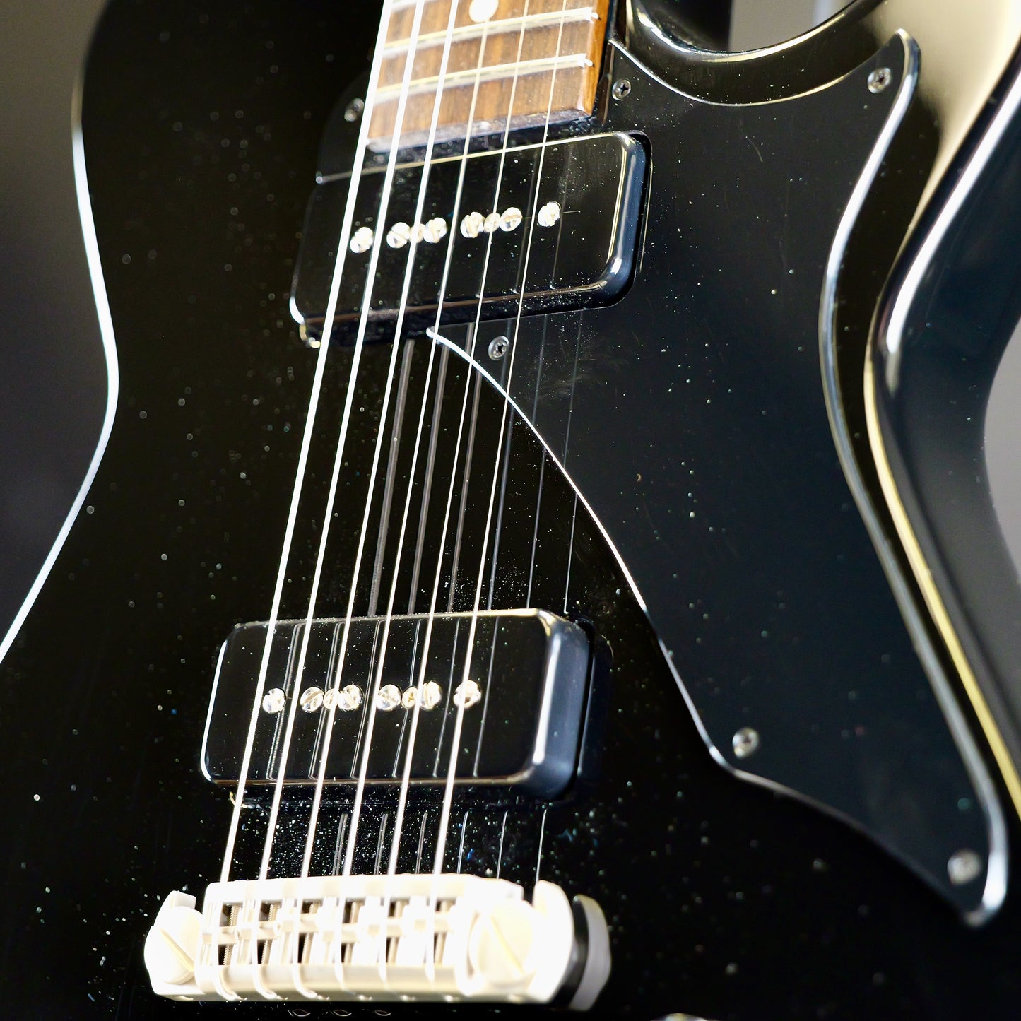 Knaggs Kenai "J" Black