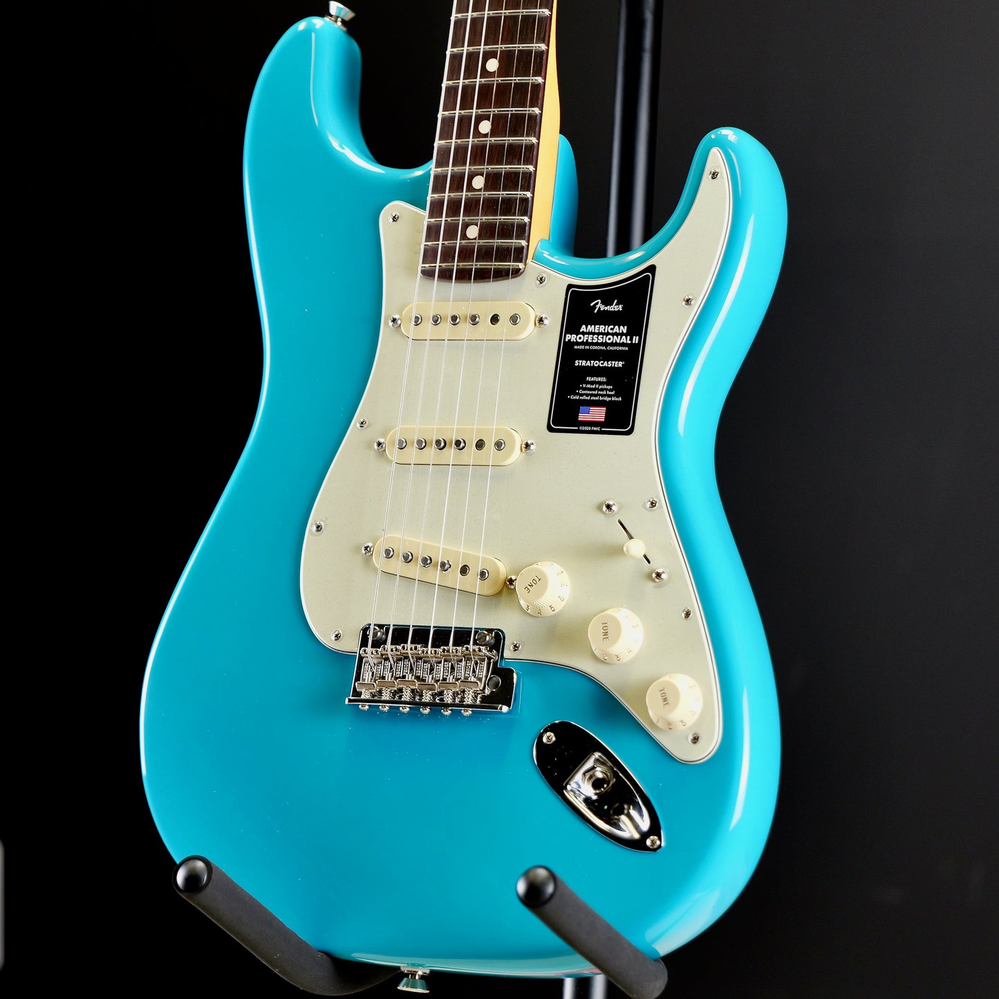 Fender American Professional II Stratocaster®, Rosewood Fingerboard, Miami Blue