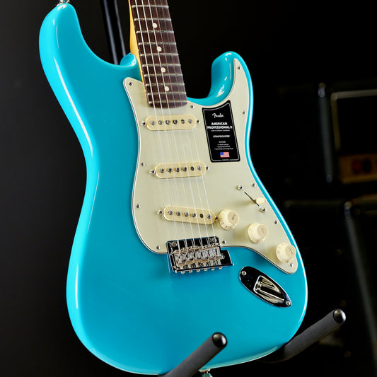 Fender American Professional II Stratocaster®, Rosewood Fingerboard, Miami Blue