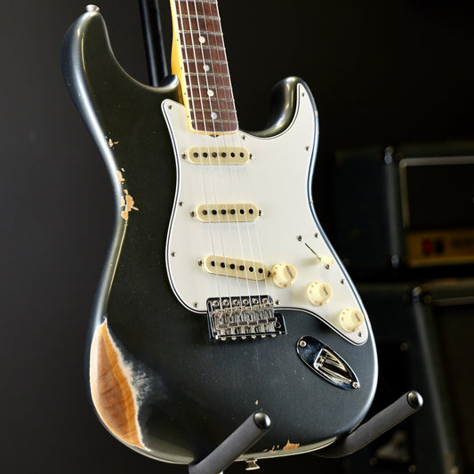 Fender Custom Shop 1967 Stratocaster Relic with Closet Classic Hardware 3A Rosewood Fingerboard Aged Charcoal Frost Metallic