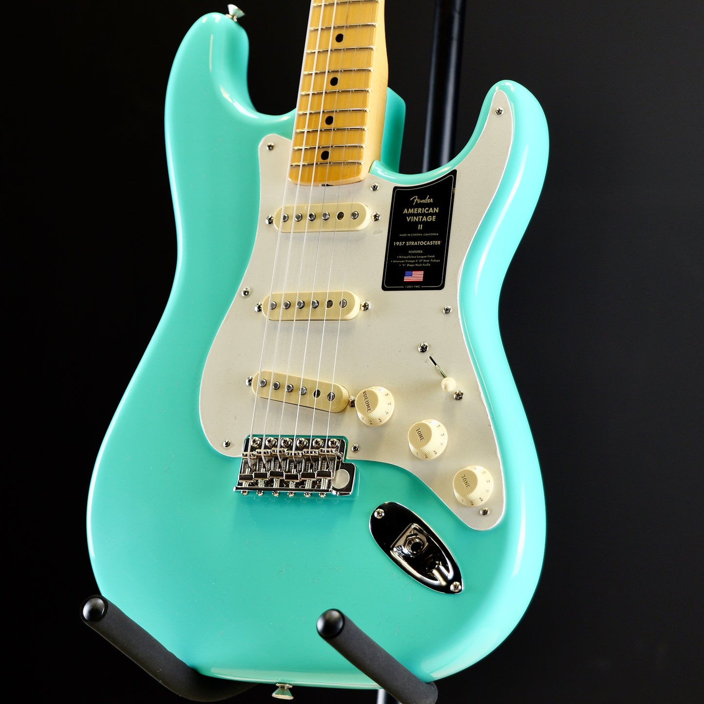 Fender American Vintage II 1957 Stratocaster Maple Fingerboard Sea Foam Green