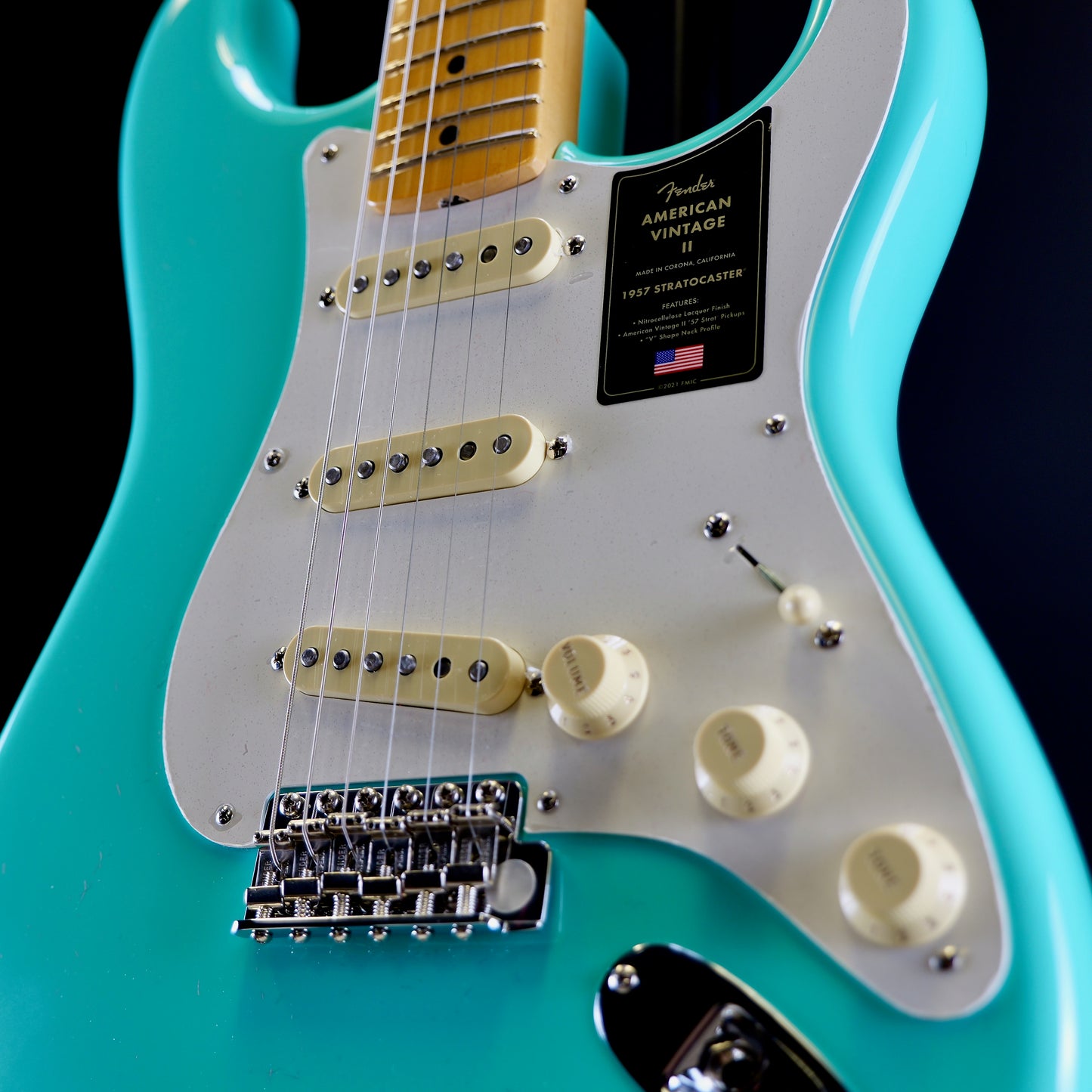 Fender American Vintage II 1957 Stratocaster Maple Fingerboard Sea Foam Green