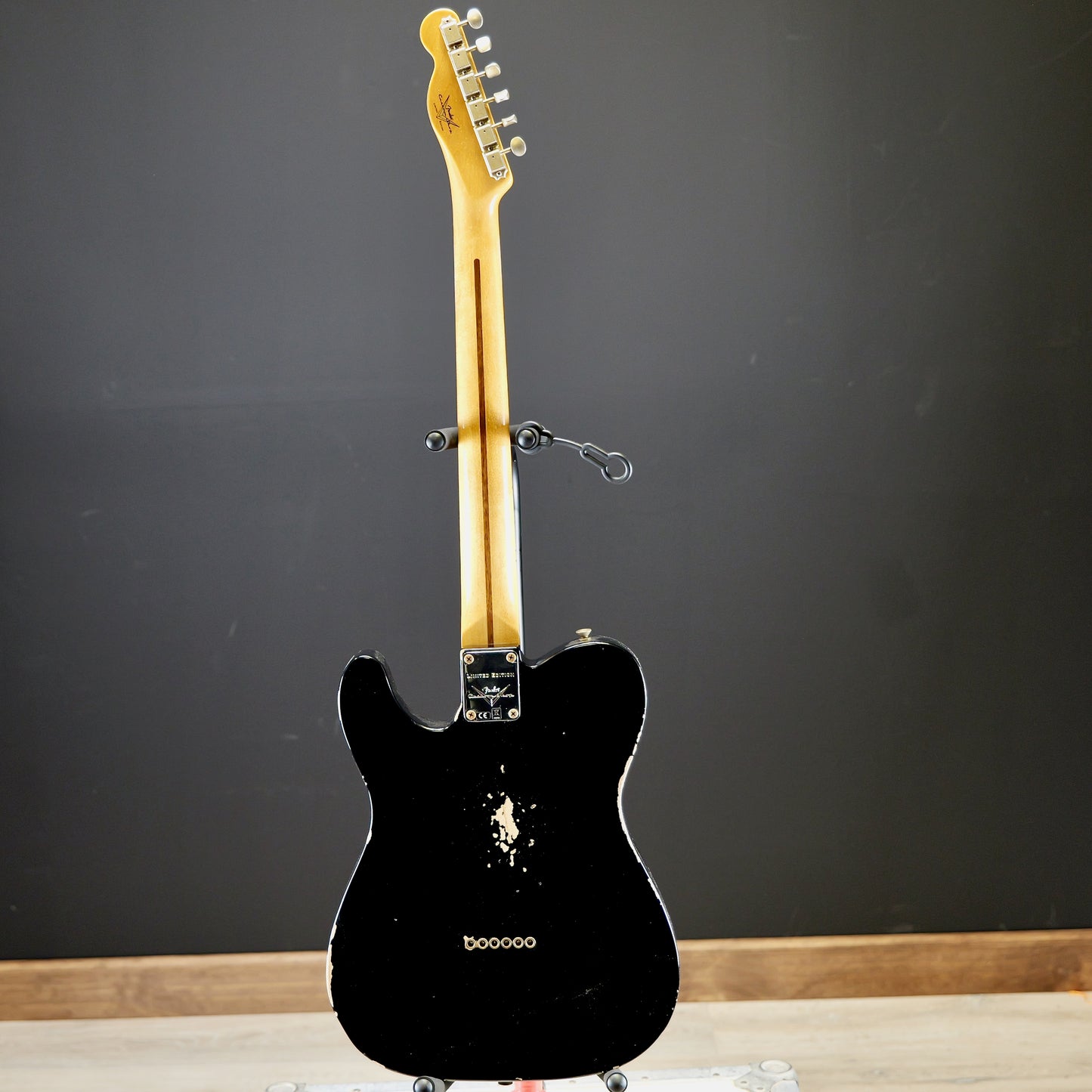 Fender Custom Shop Limited Edition Red Hot Esquire Relic 1-Piece Birdseye Maple Neck Fingerboard Aged Black