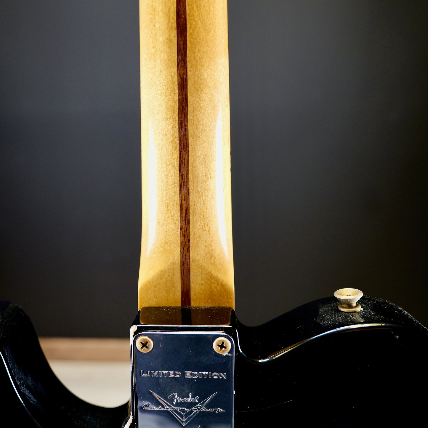 Fender Custom Shop Limited Edition Red Hot Esquire Relic 1-Piece Birdseye Maple Neck Fingerboard Aged Black