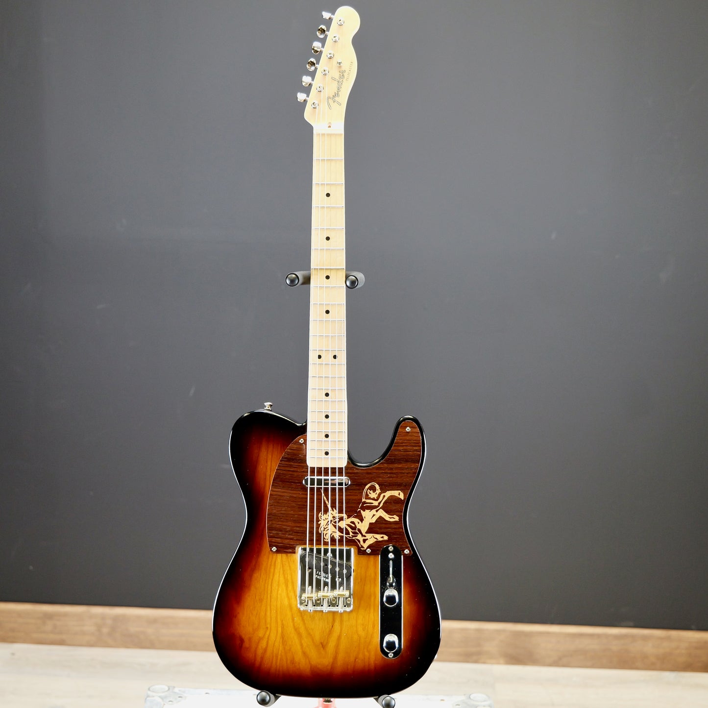 Fender Highway One Texas Telecaster 2-Color Sunburst, Custom Wooden Pickguard