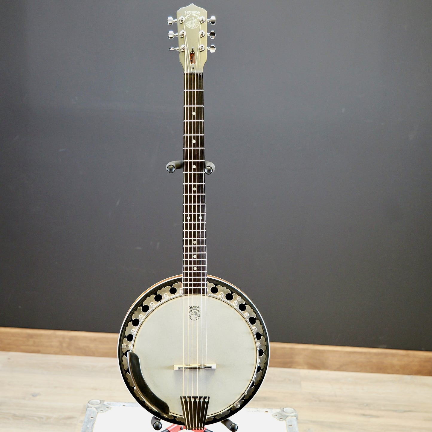 Deering Boston 6 String Banjo