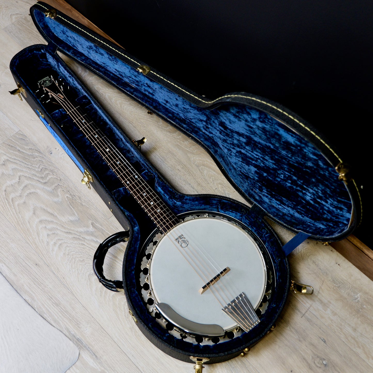 Deering Boston 6 String Banjo