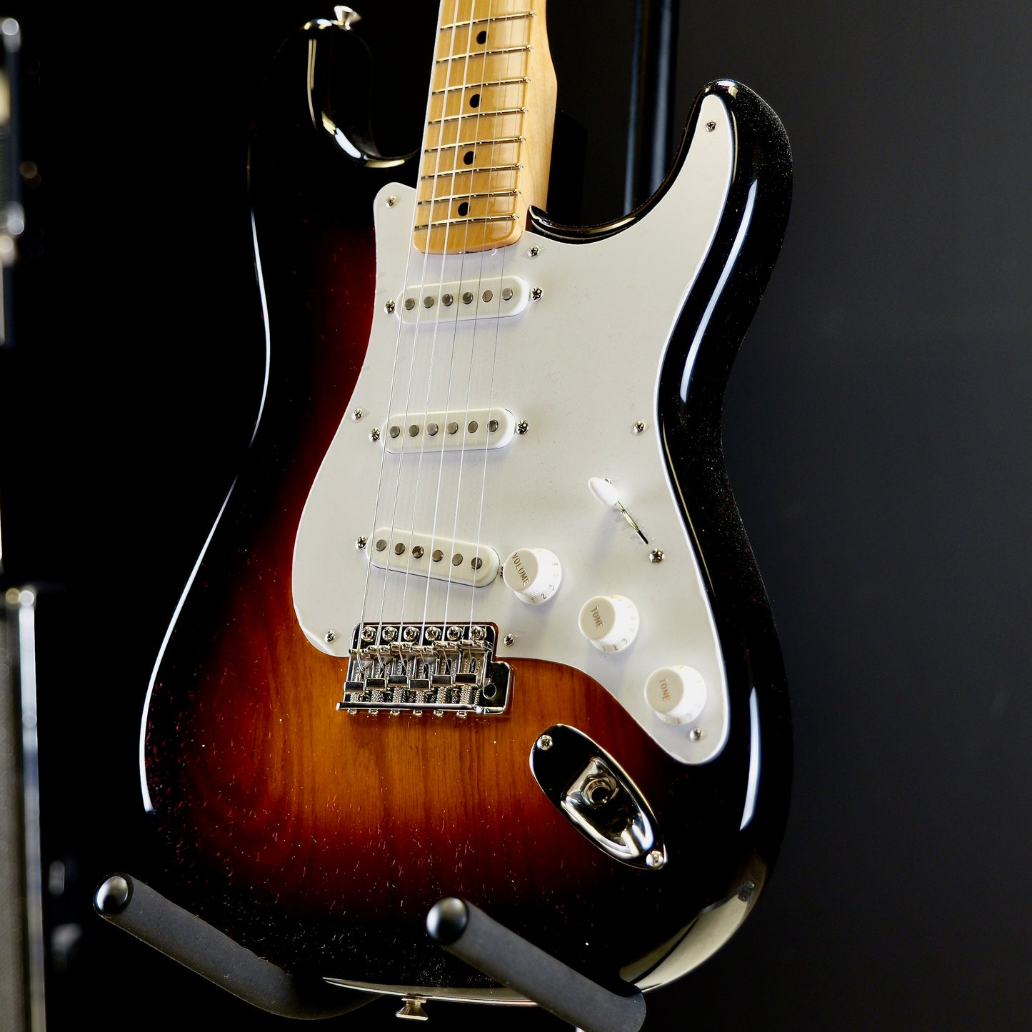 Fender Custom Shop Limited Edition 70th Anniversary 1954 Stratocaster NOS 1-Piece Quartersawn Maple Neck Fingerboard Wide-Fade 2-Color Sunburst