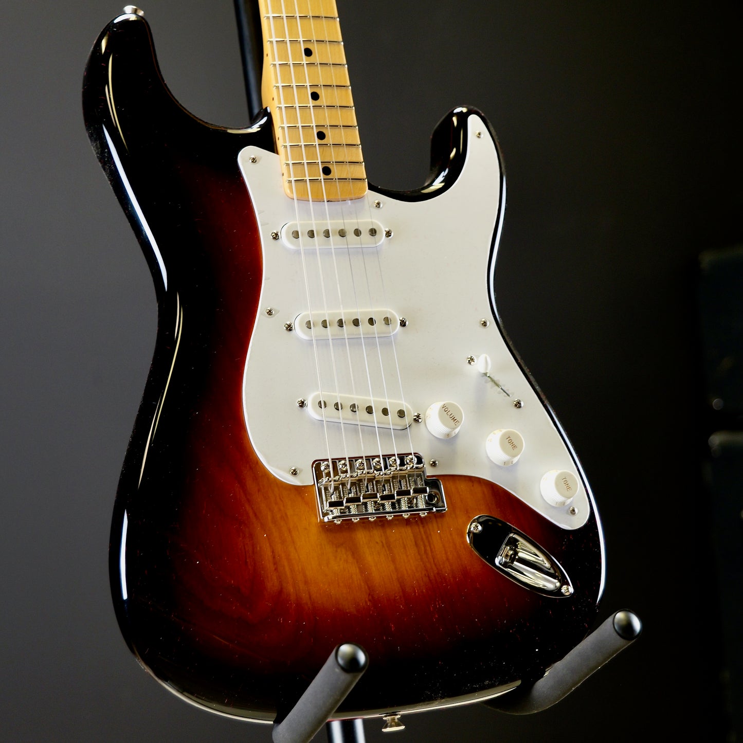 Fender Custom Shop Limited Edition 70th Anniversary 1954 Stratocaster NOS 1-Piece Quartersawn Maple Neck Fingerboard Wide-Fade 2-Color Sunburst