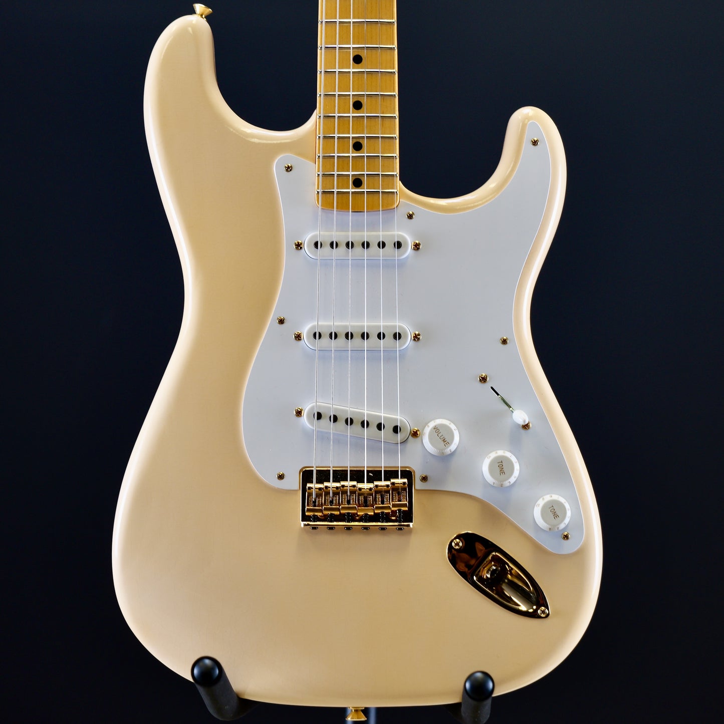 Fender Custom Shop Limited Edition 1954 Hardtail Stratocaster DLX Closet Classic 1-Piece Quartersawn Maple Neck Fingerboard Super/Super Faded Aged Shell Pink