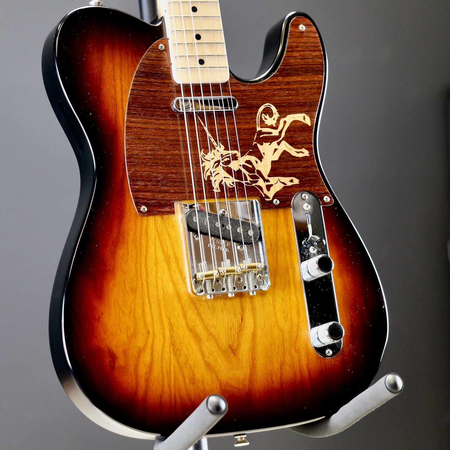 Fender Highway One Texas Telecaster 2-Color Sunburst, Custom Wooden Pickguard