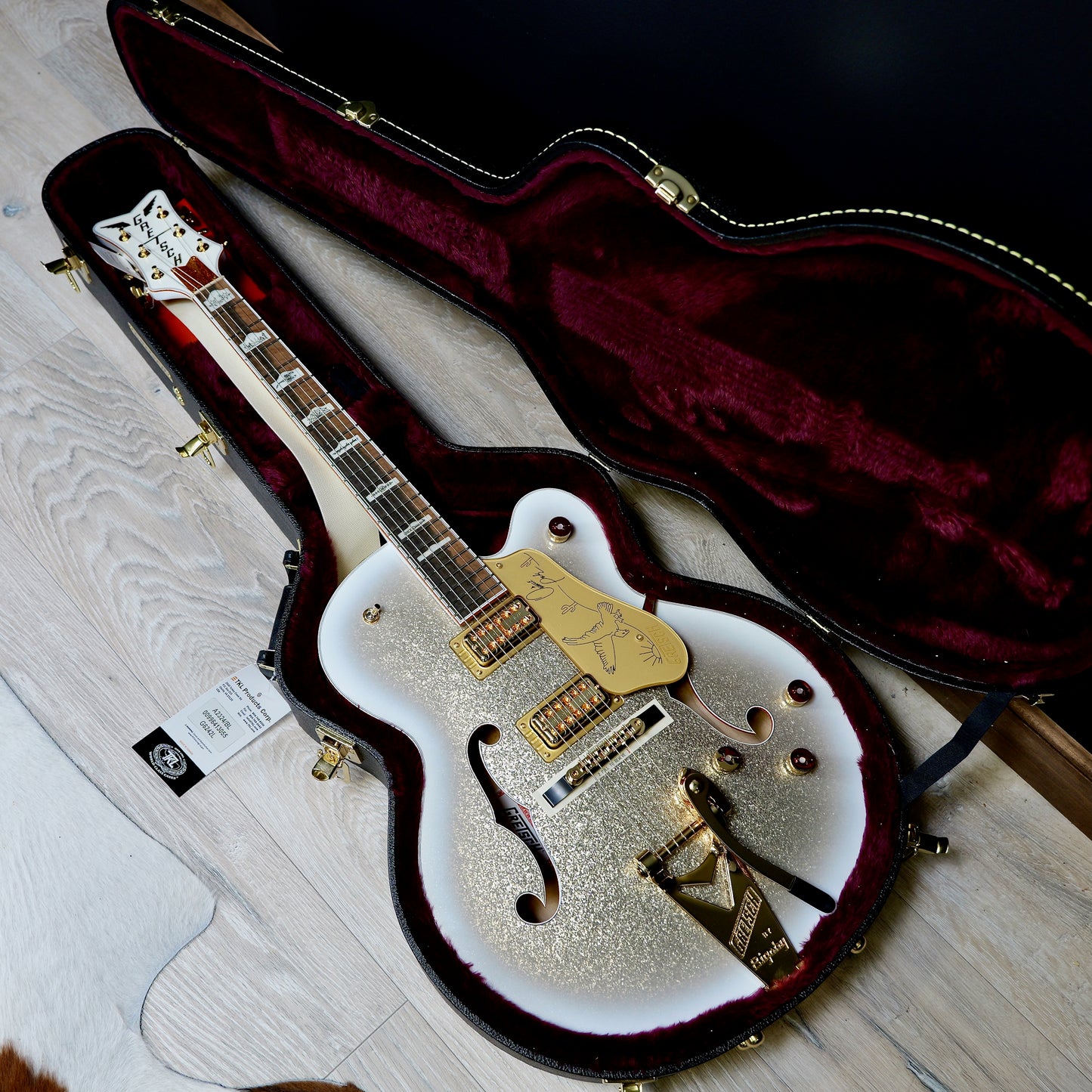 Gretsch G6136TG-OP Limited Edition Orville Peck Falcon with String-Thru Bigsby Ebony Fingerboard Oro Sparkle