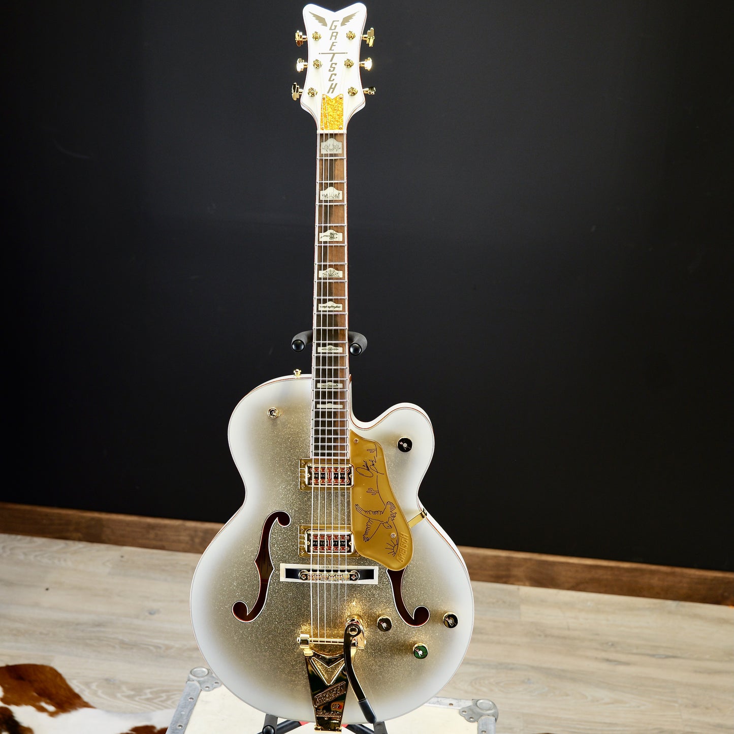 Gretsch G6136TG-OP Limited Edition Orville Peck Falcon with String-Thru Bigsby Ebony Fingerboard Oro Sparkle