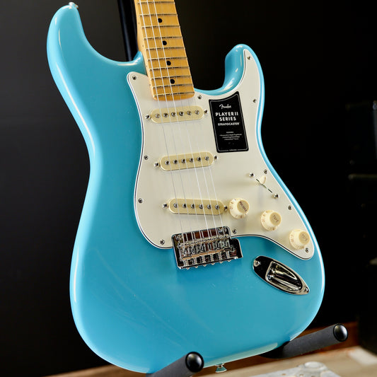 Player II Stratocaster Maple Fingerboard Aquatone Blue