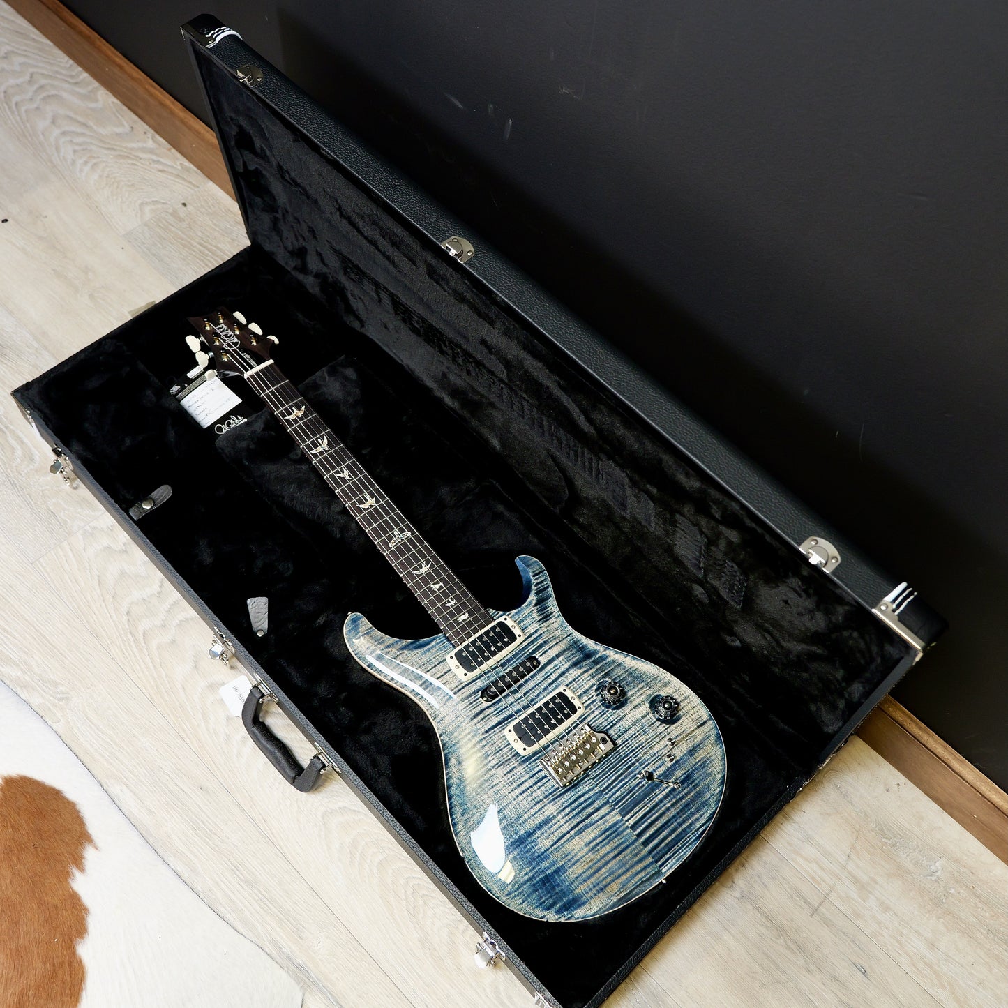 PRS Modern Eagle V Faded Whale Blue