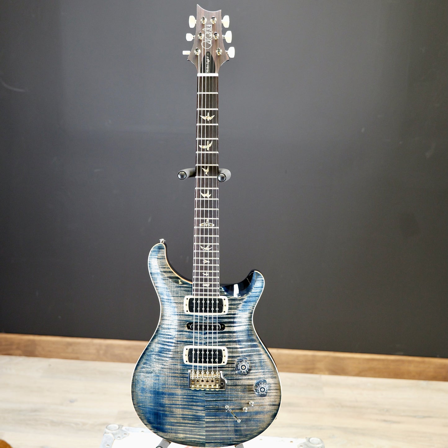 PRS Modern Eagle V Faded Whale Blue