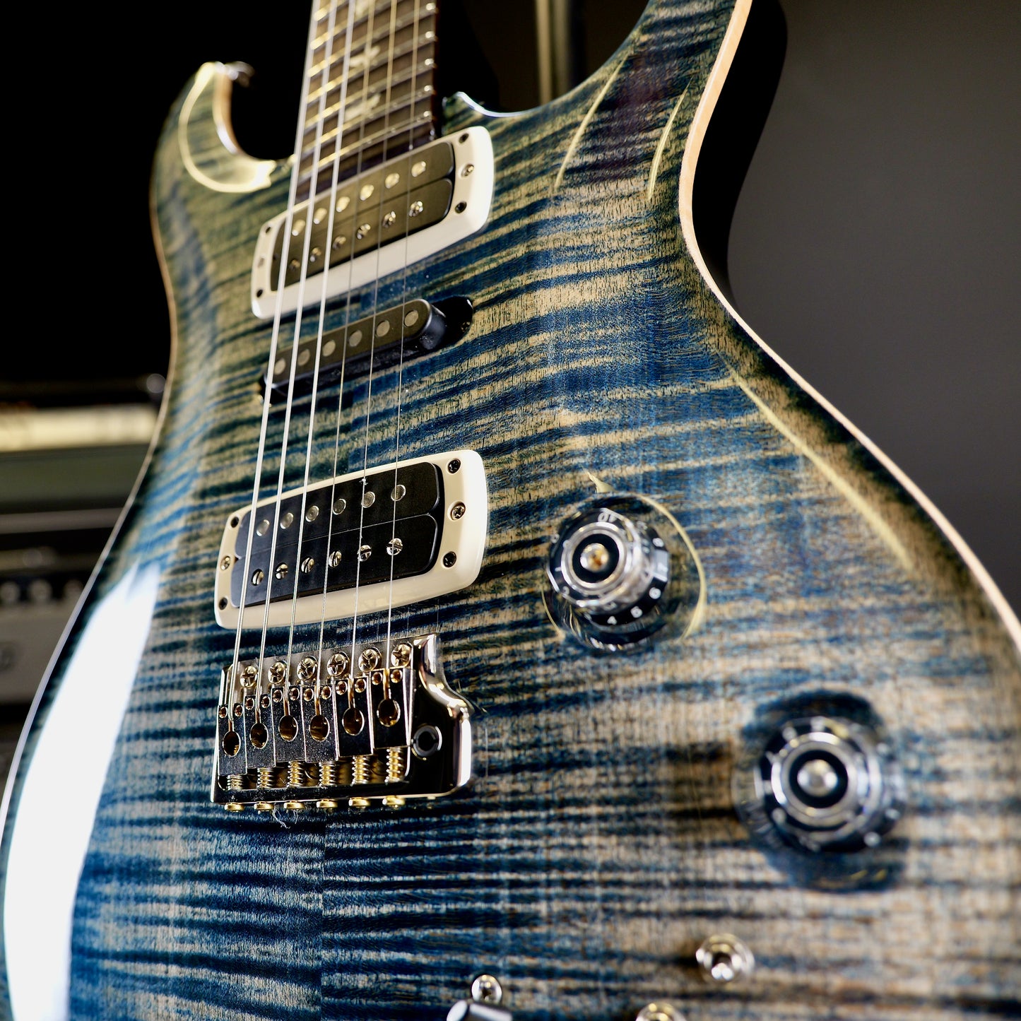 PRS Modern Eagle V Faded Whale Blue