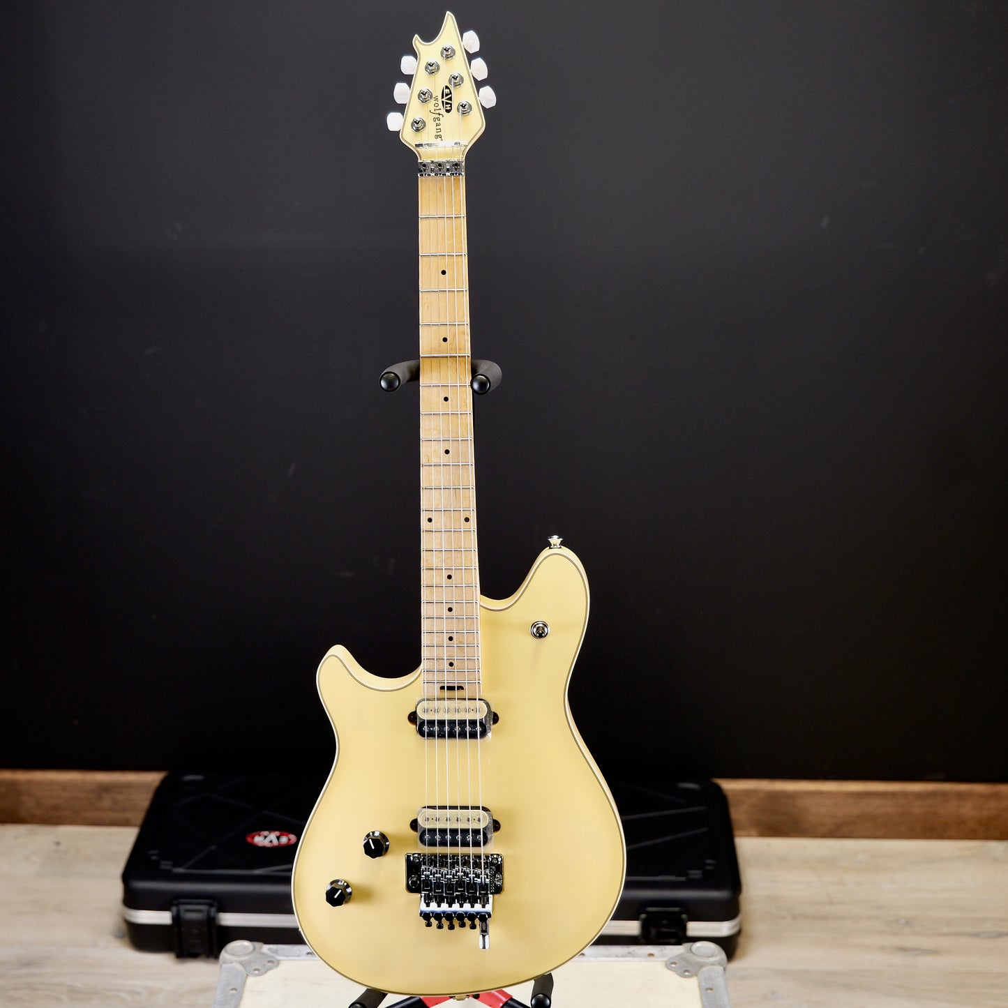 EVH Wolfgang USA Left Hand Birdseye Maple Fingerboard Vintage White
