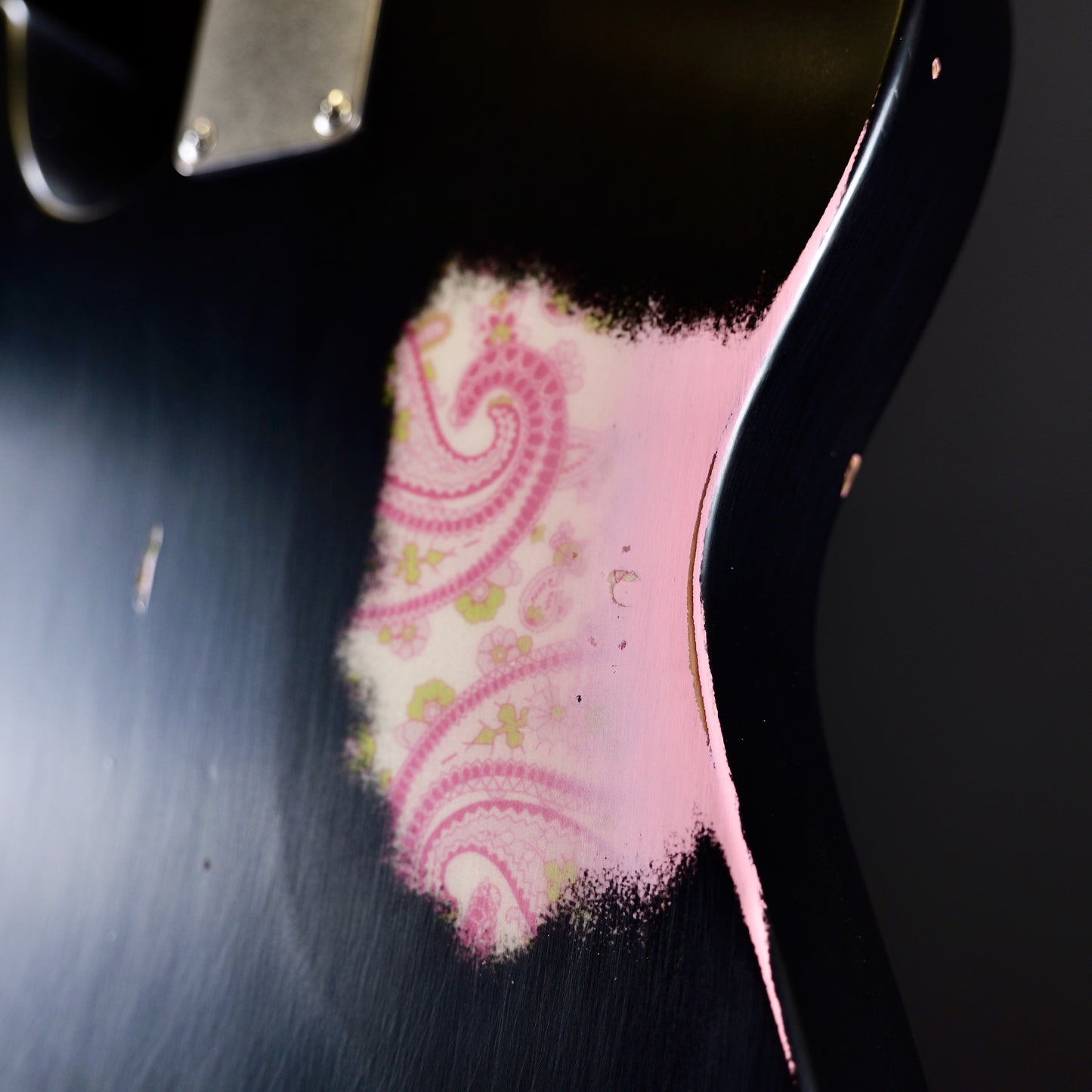 Nash T68 Black/Pink Paisley