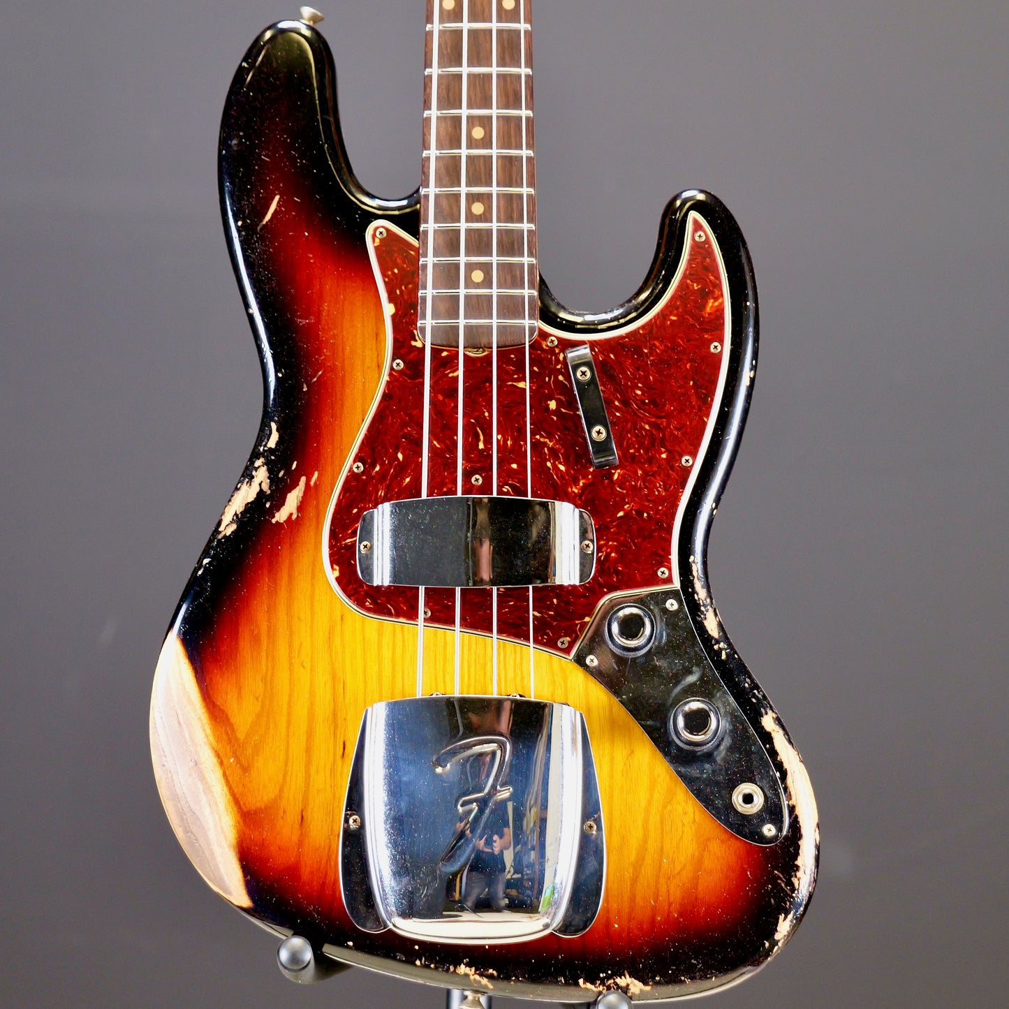 Fender Custom Shop 1961 Jazz Bass Heavy Relic 3A Rosewood Fingerboard 3-Color Sunburst