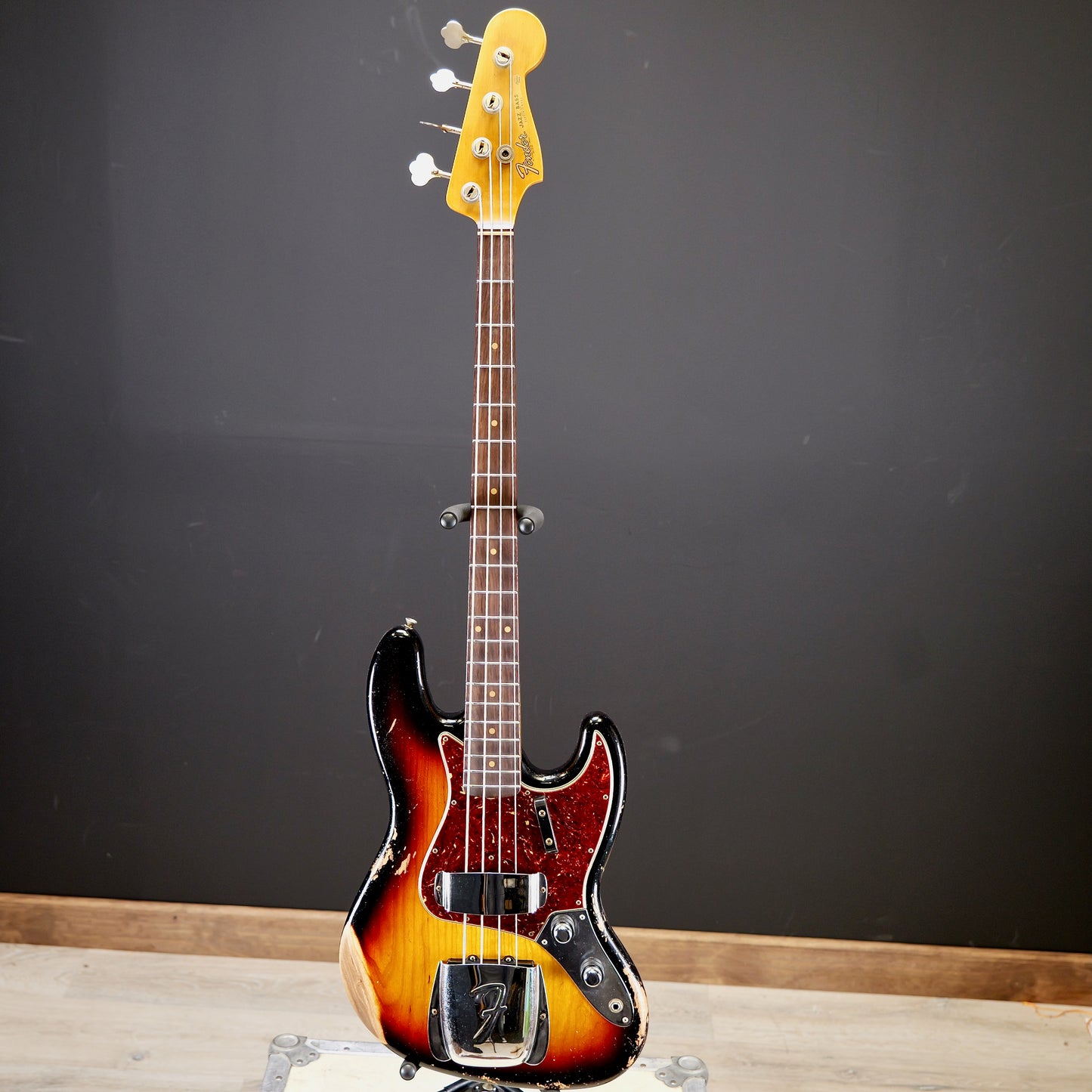 Fender Custom Shop 1961 Jazz Bass Heavy Relic 3A Rosewood Fingerboard 3-Color Sunburst