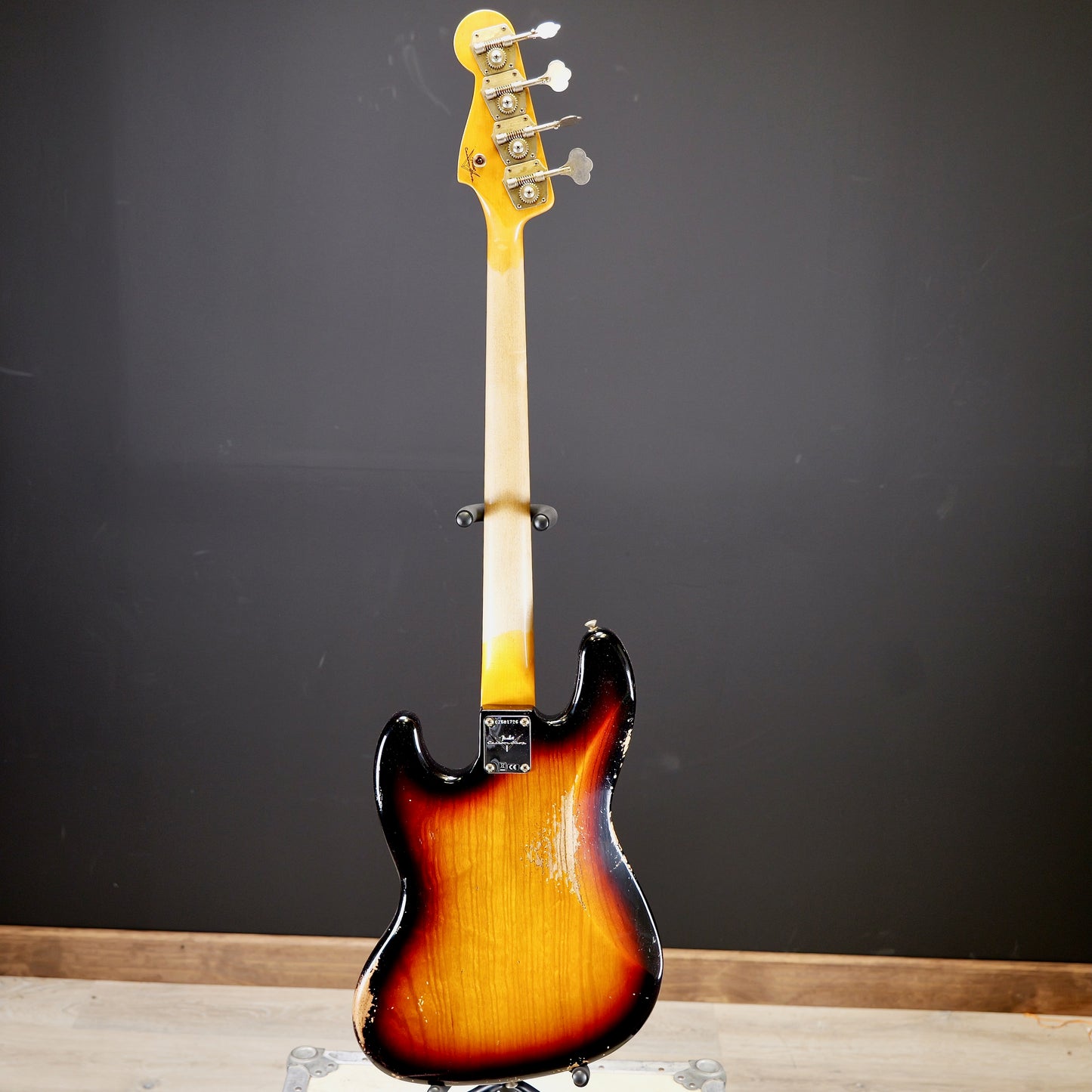 Fender Custom Shop 1961 Jazz Bass Heavy Relic 3A Rosewood Fingerboard 3-Color Sunburst