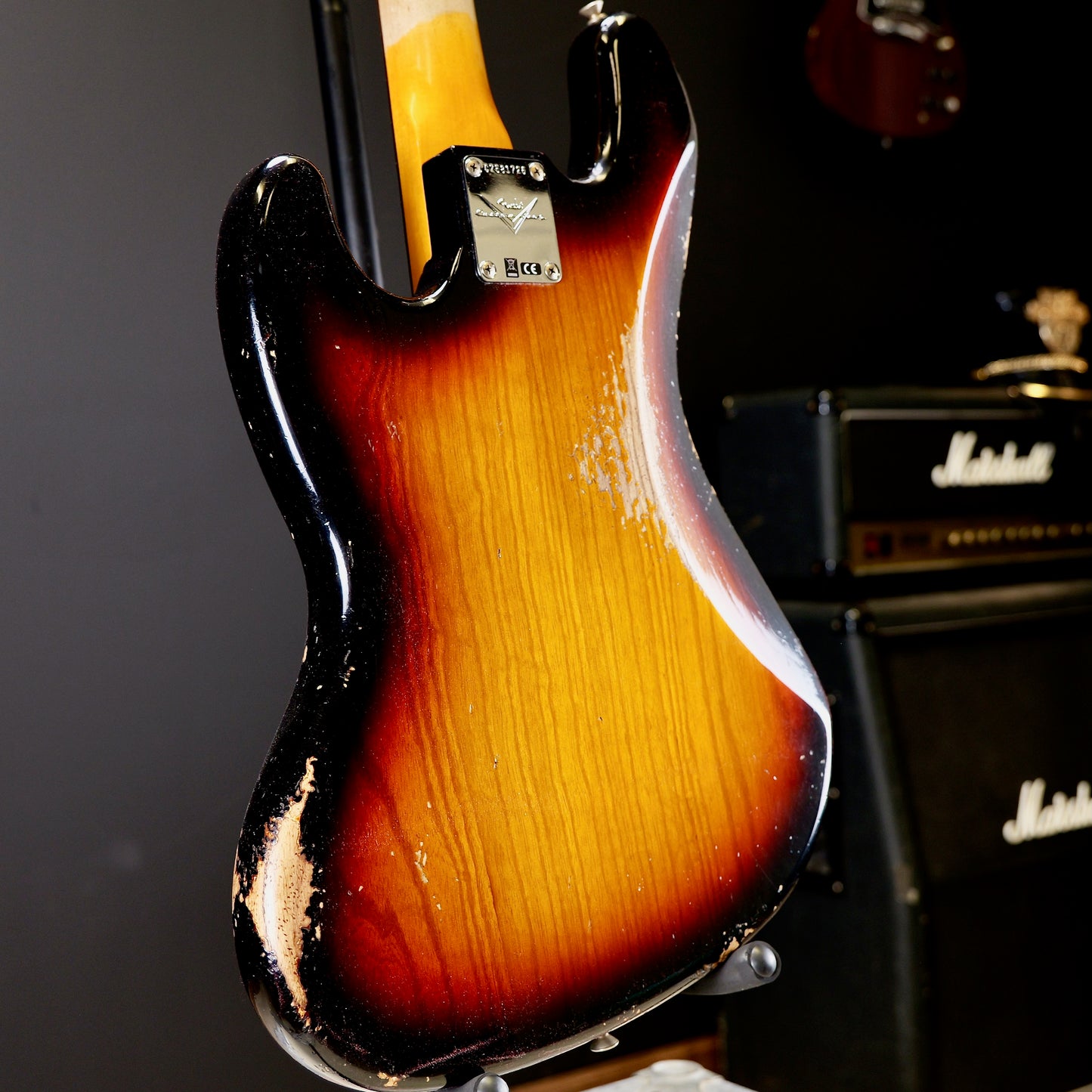 Fender Custom Shop 1961 Jazz Bass Heavy Relic 3A Rosewood Fingerboard 3-Color Sunburst