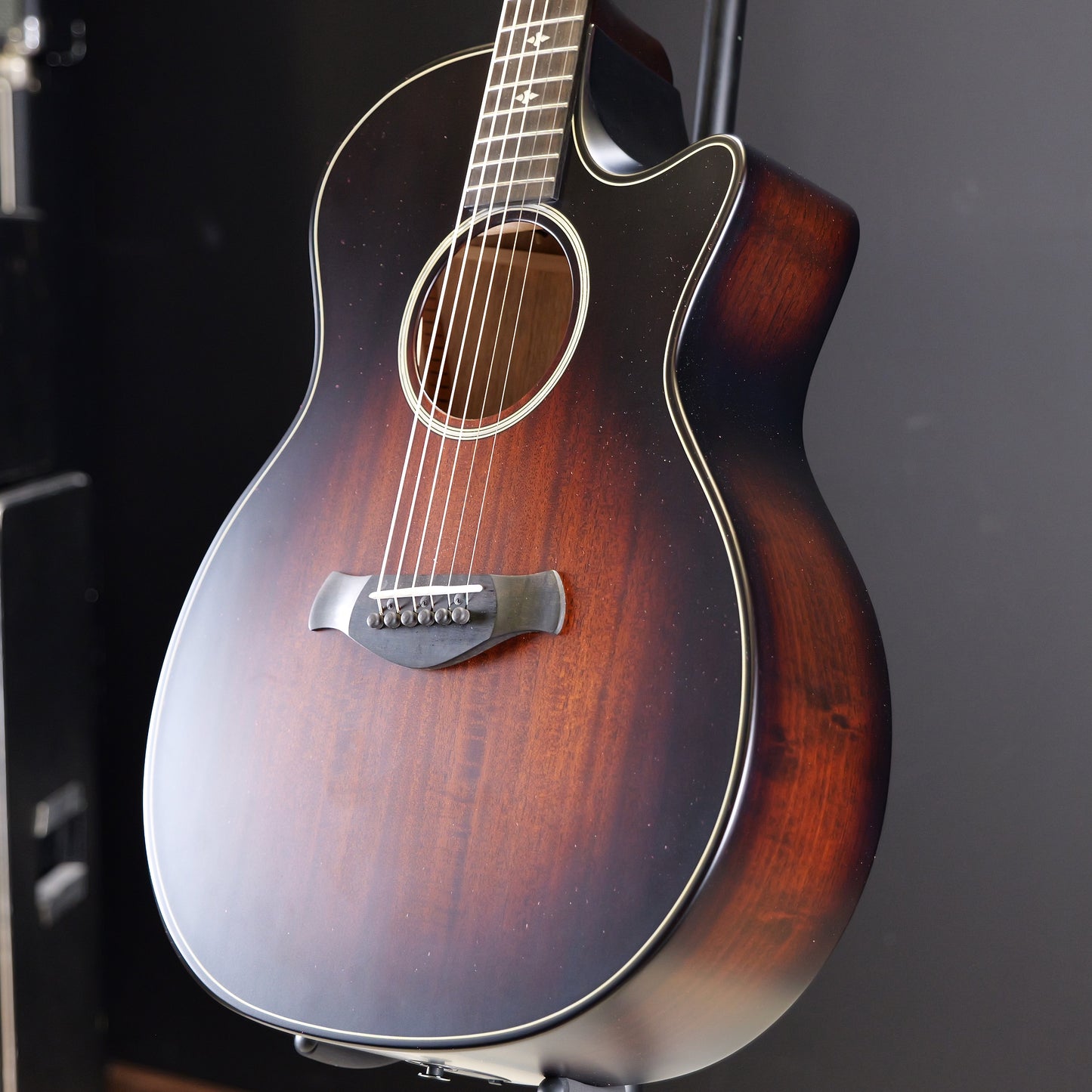 Taylor Builder's Edition 324ce