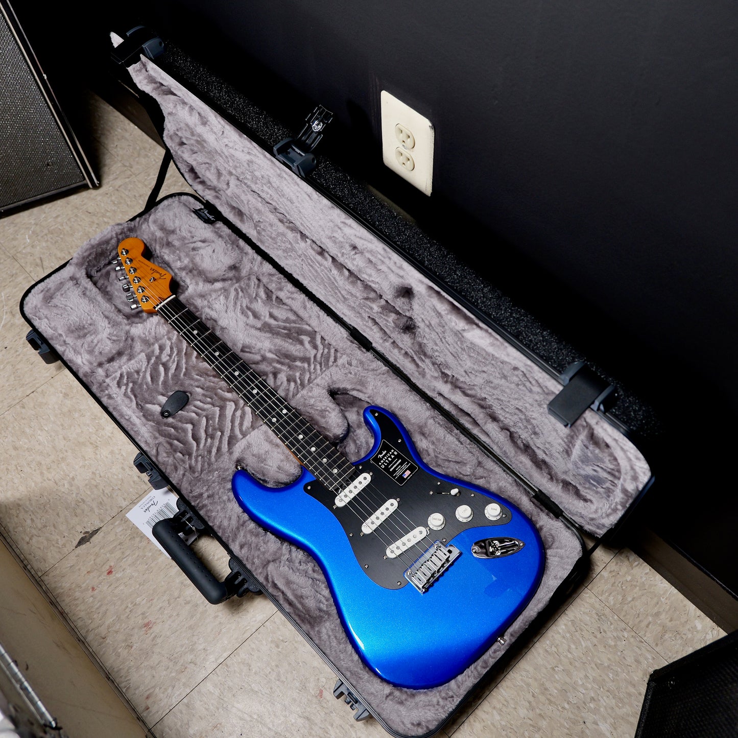 Fender American Ultra II Stratocaster Ebony Fingerboard Noble Blue