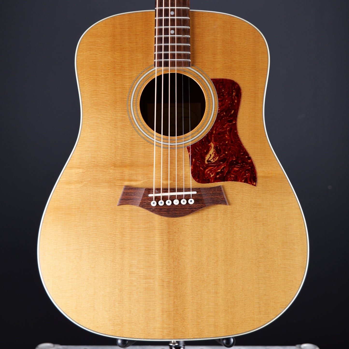 Taylor 210 Dreadnought Natural