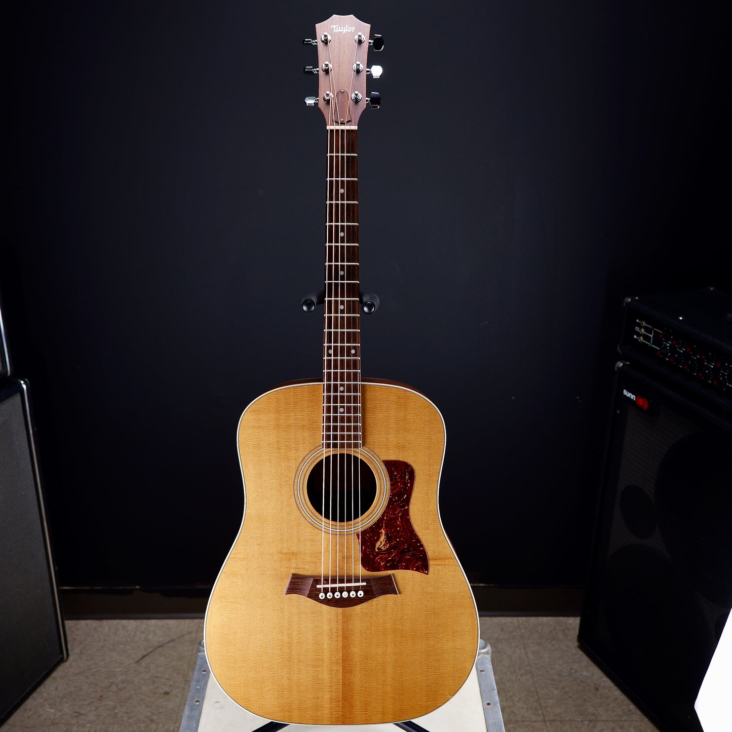 Taylor 210 Dreadnought Natural