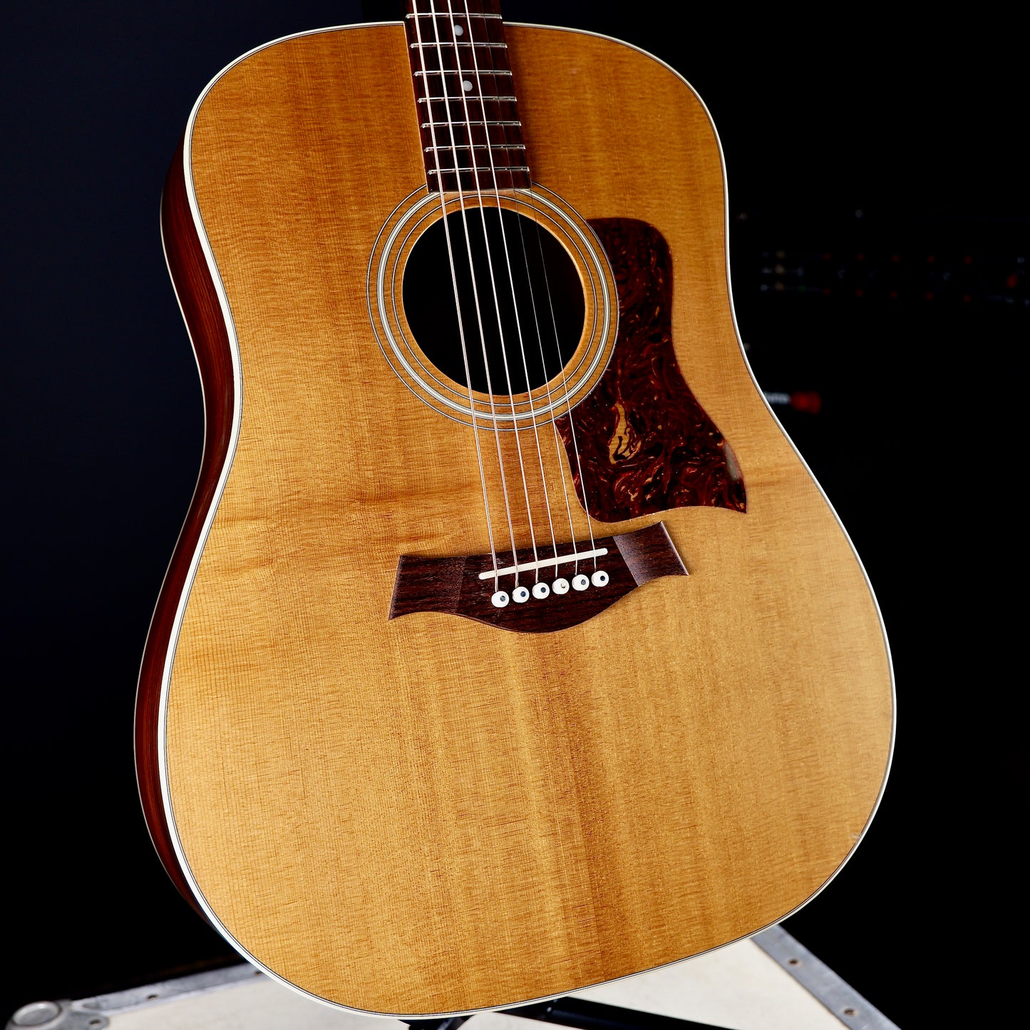 Taylor 210 Dreadnought Natural