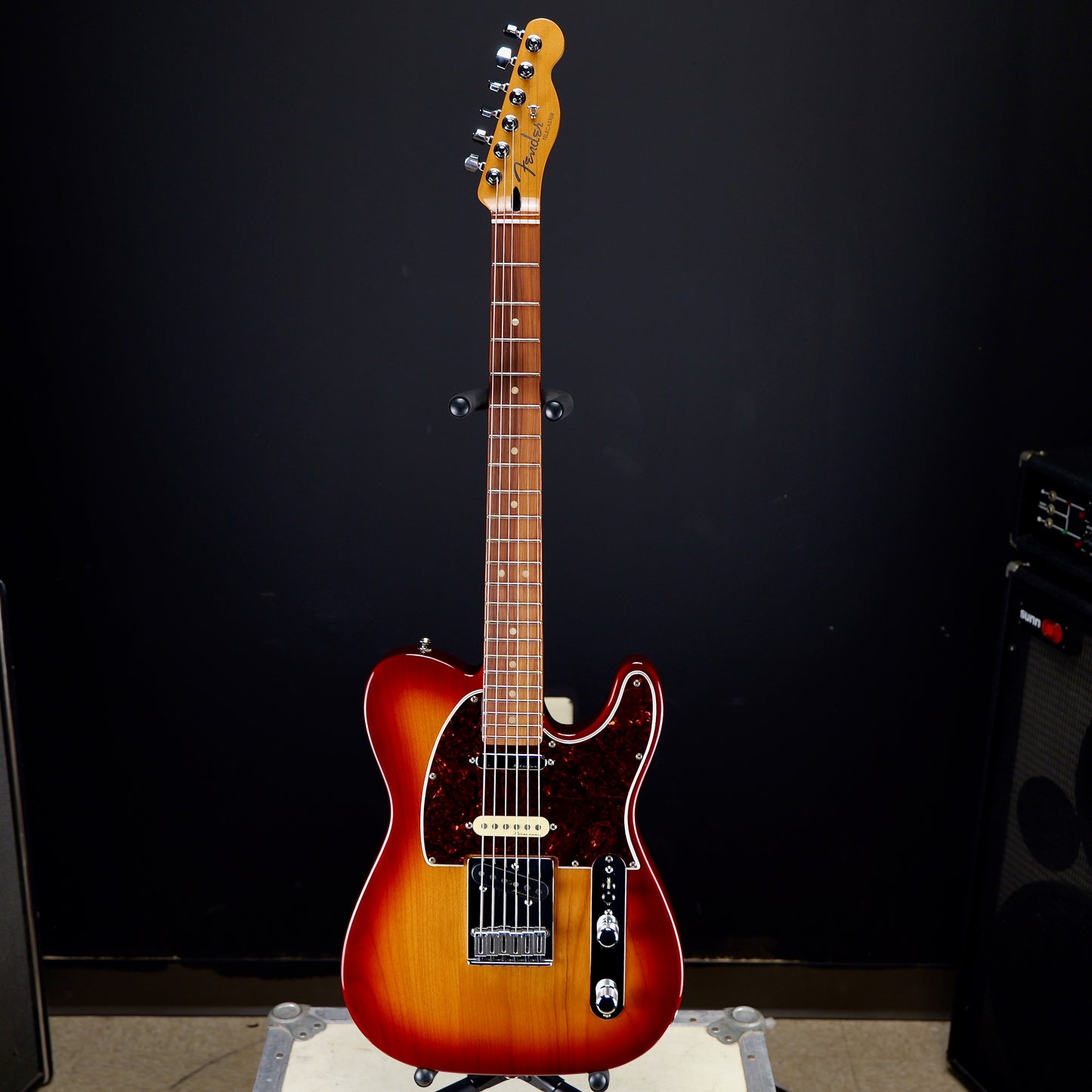 Fender Player Plus Nashville Telecaster Pau Ferro Fingerboard Sienna Sunburst