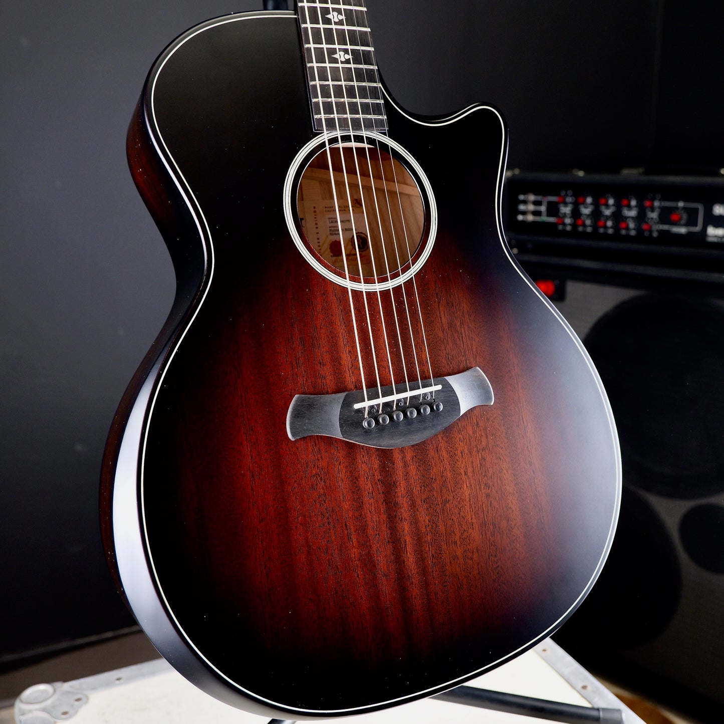 Taylor Builder's Edition 324ce