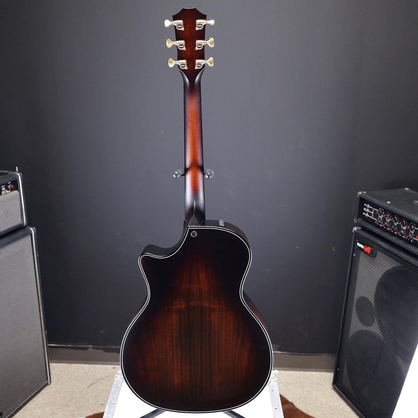 Taylor Builder's Edition 324ce