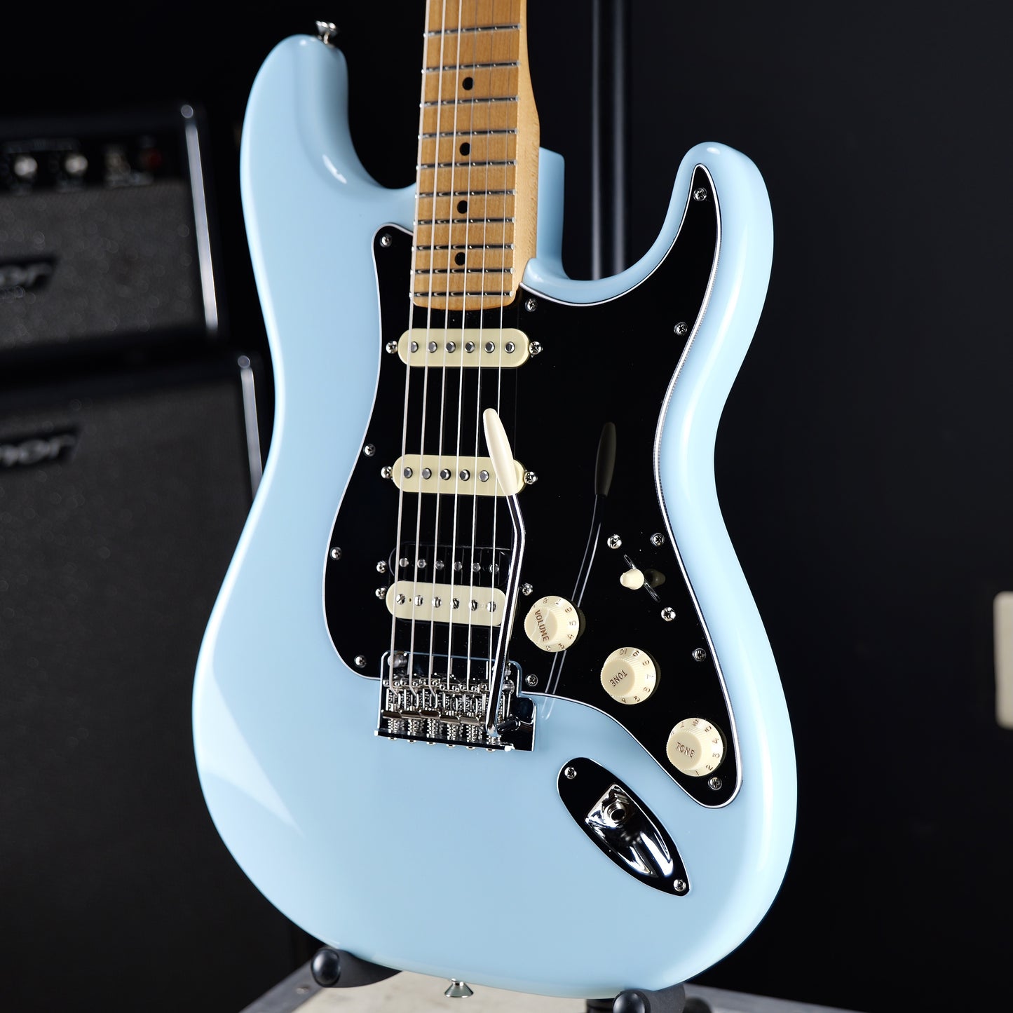 Fender Limited Edition Player Stratocaster HSS Maple Fingerboard Sonic Blue