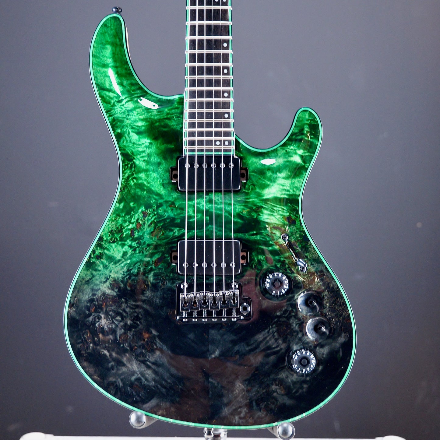 Mayones Regius Core V24 Black-Green Horizon