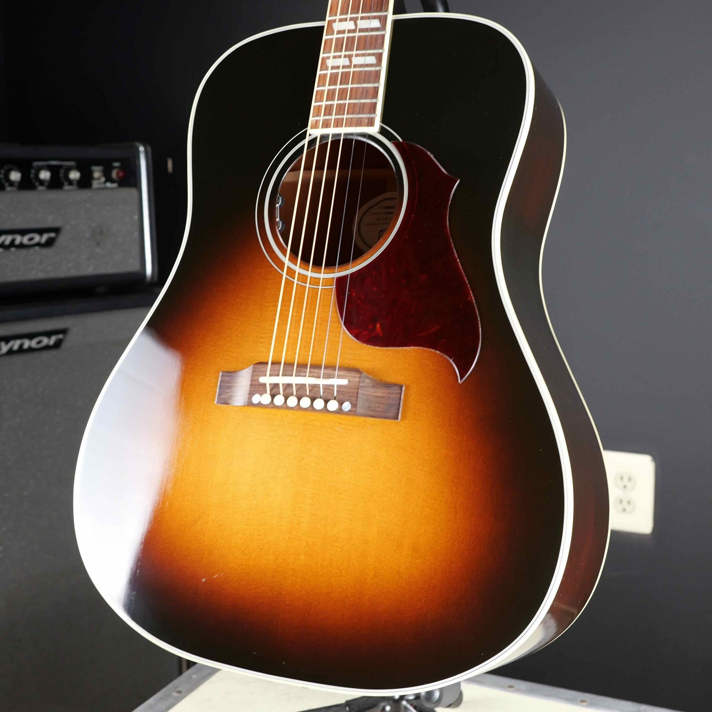 Gibson Hummingbird Pro Vintage Sunburst 2016