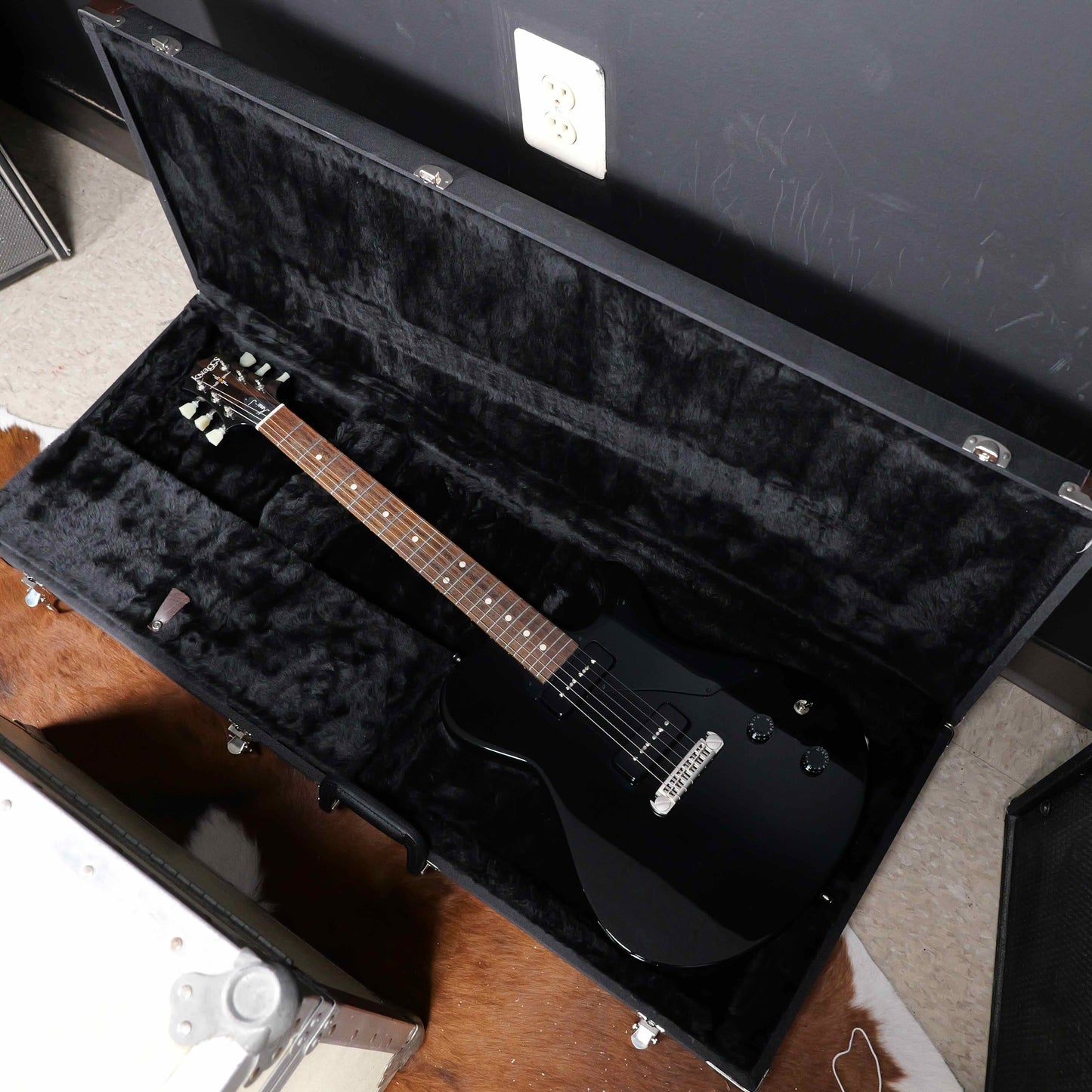 Knaggs Kenai "J" Black