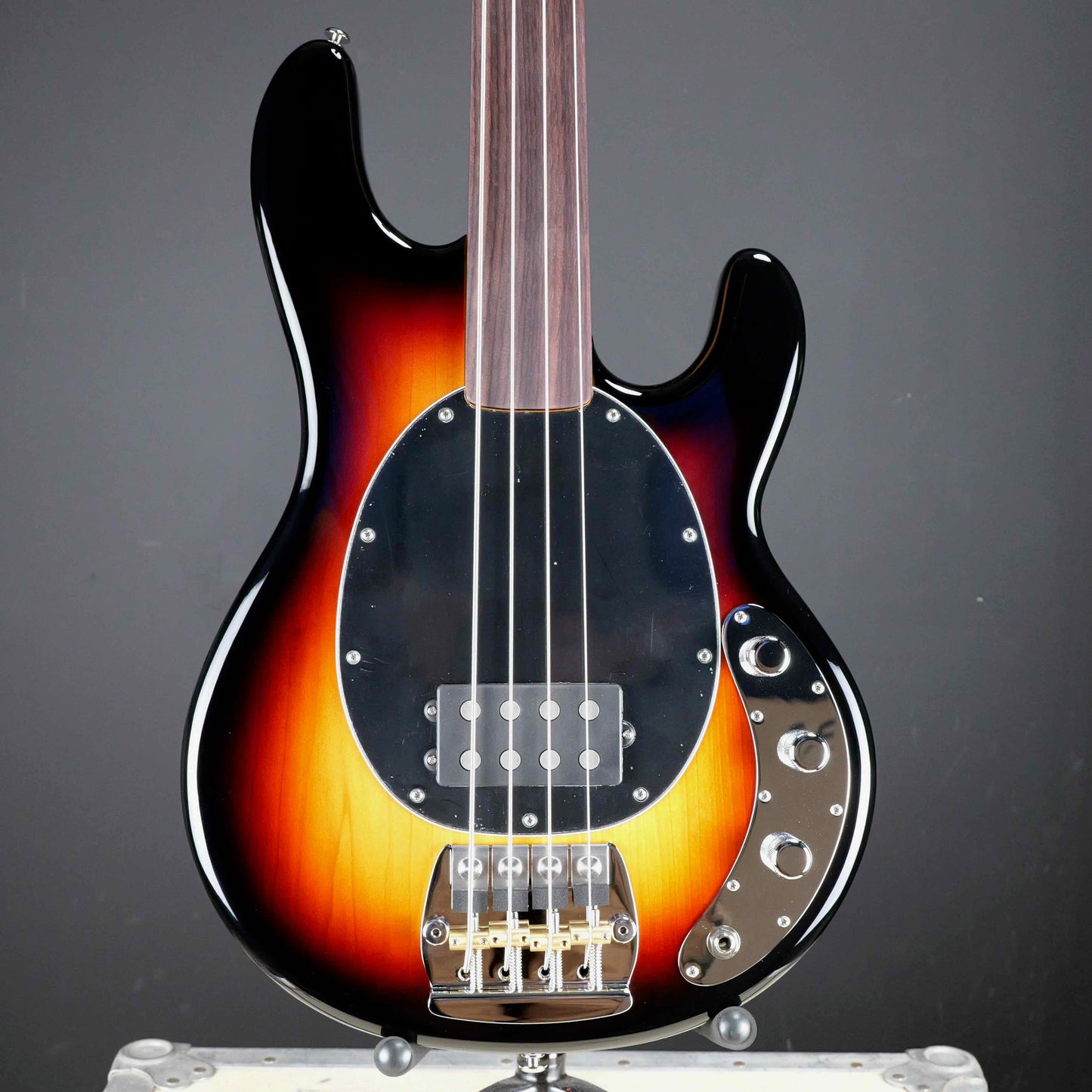 Ernie Ball Music Man Pino Palladino Stingray Bass 79 Burst Fretless