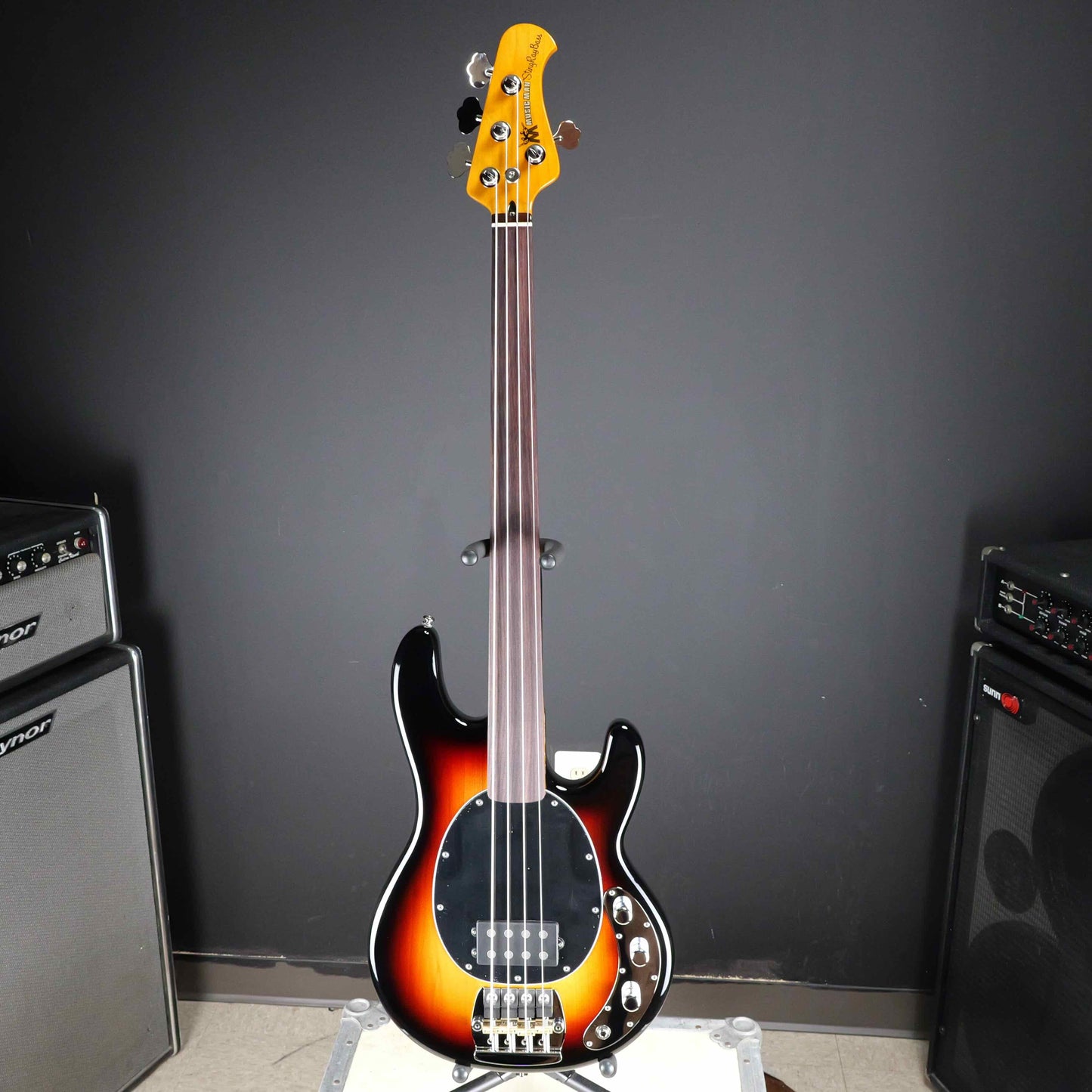 Ernie Ball Music Man Pino Palladino Stingray Bass 79 Burst Fretless