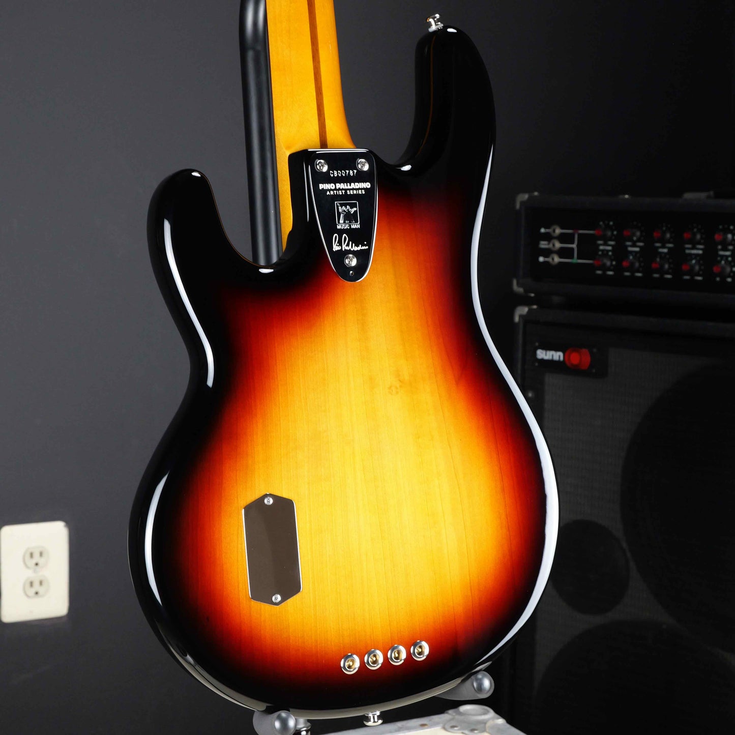 Ernie Ball Music Man Pino Palladino Stingray Bass 79 Burst Fretless