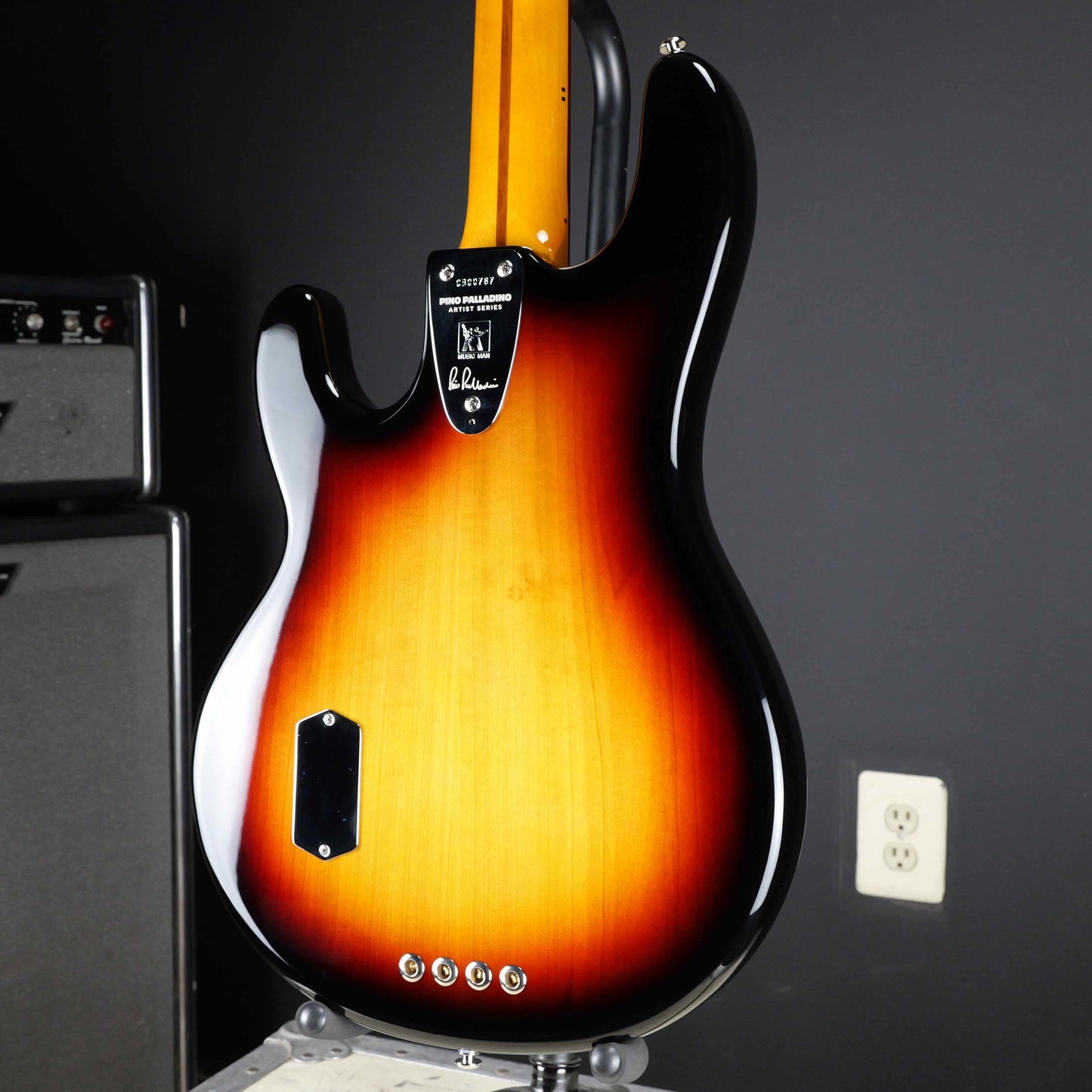 Ernie Ball Music Man Pino Palladino Stingray Bass 79 Burst Fretless